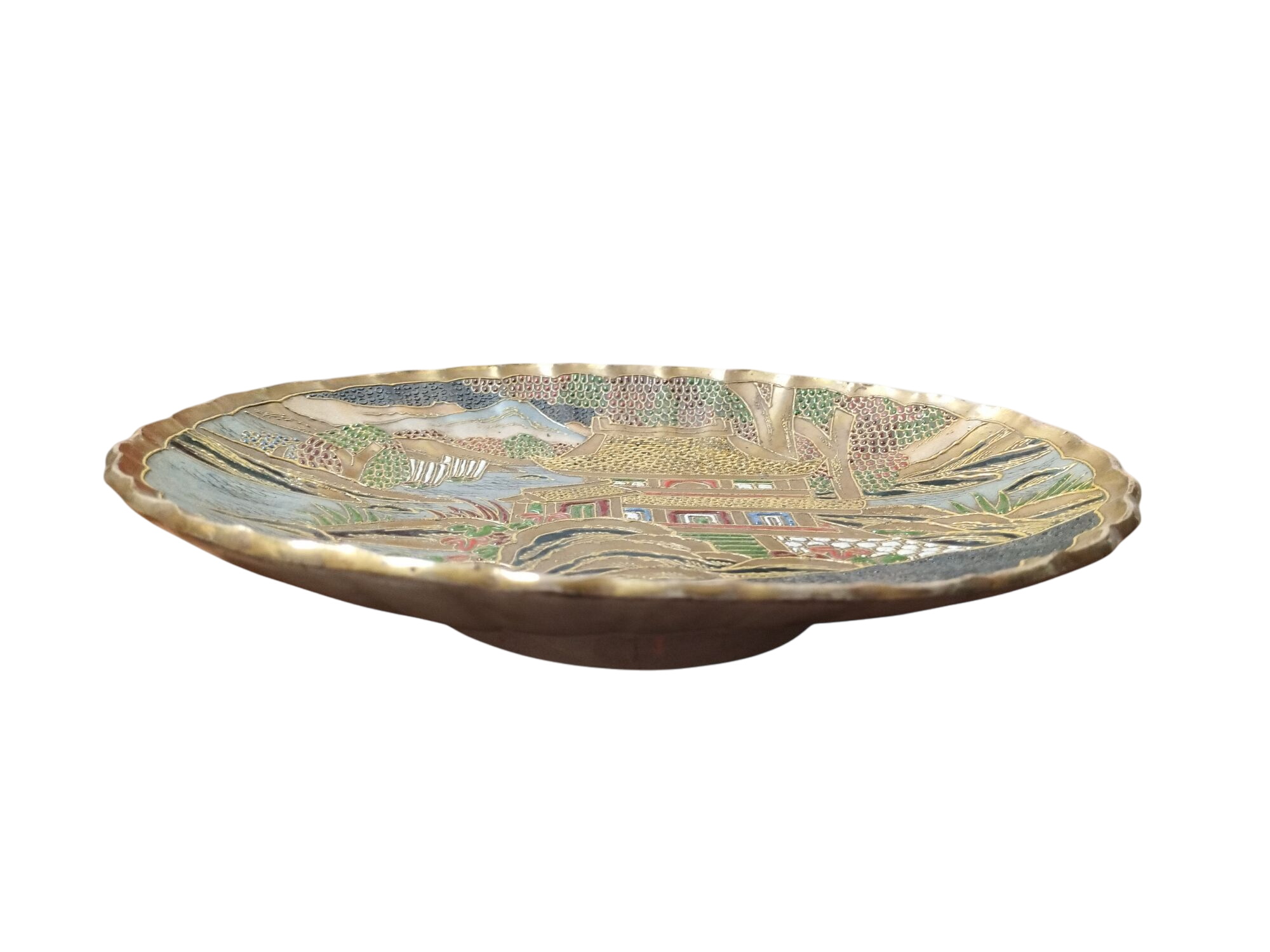 Plat ancien chinois en céramique (C3) Bon état - 40,00 € Plat ancien chinois en céramique (C3) Bon état reconditionné disponible sur Label Emmaüs