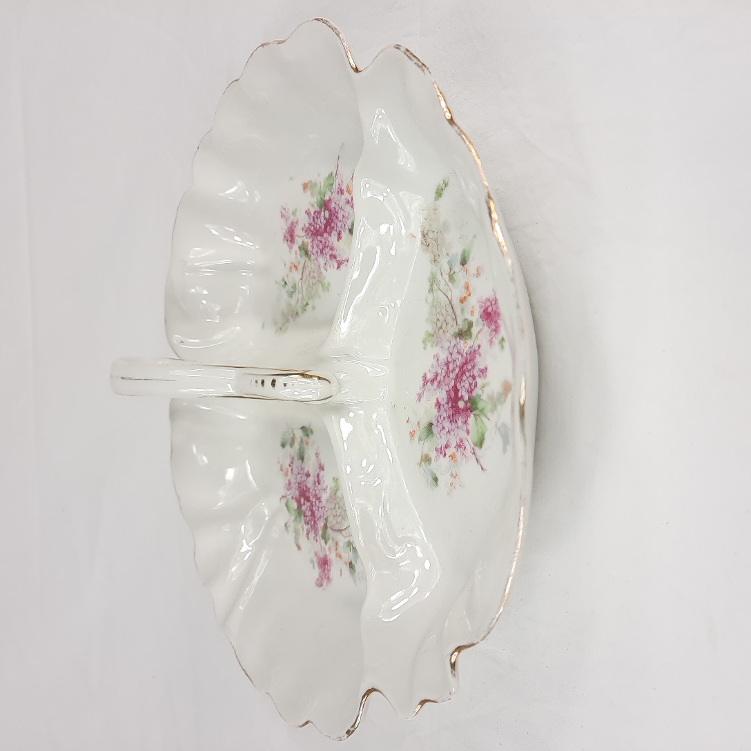 Voir photo 4 de Plat ancien en porcelaine à 3 compartiments Plat ancien en porcelaine à 3 compartiments Très bon état reconditionné photo 4
