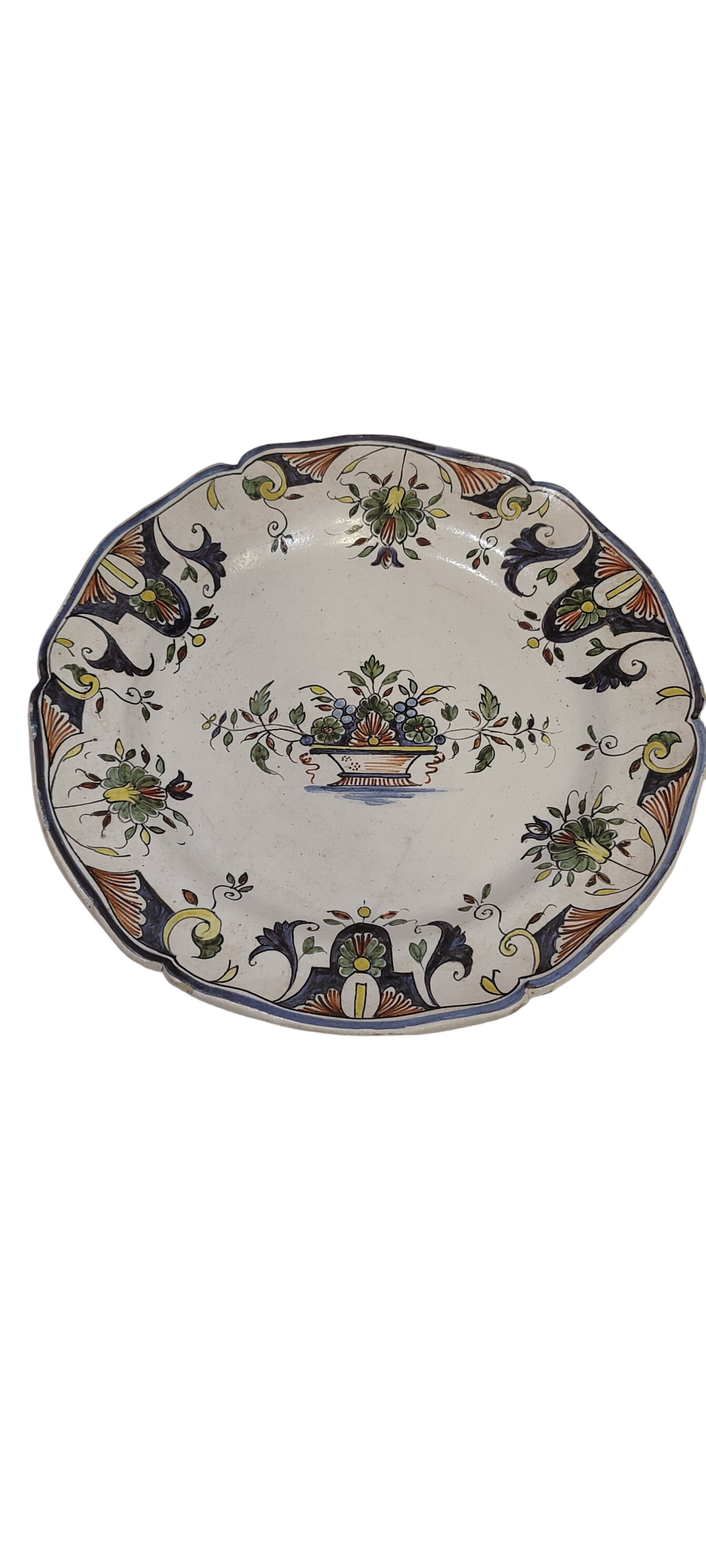 Acheter Plat ancien faïence Décoration "Rouen" Bon état - 10,00 € Plat ancien faïence Décoration "Rouen" Bon état reconditionné disponible sur Label Emmaüs