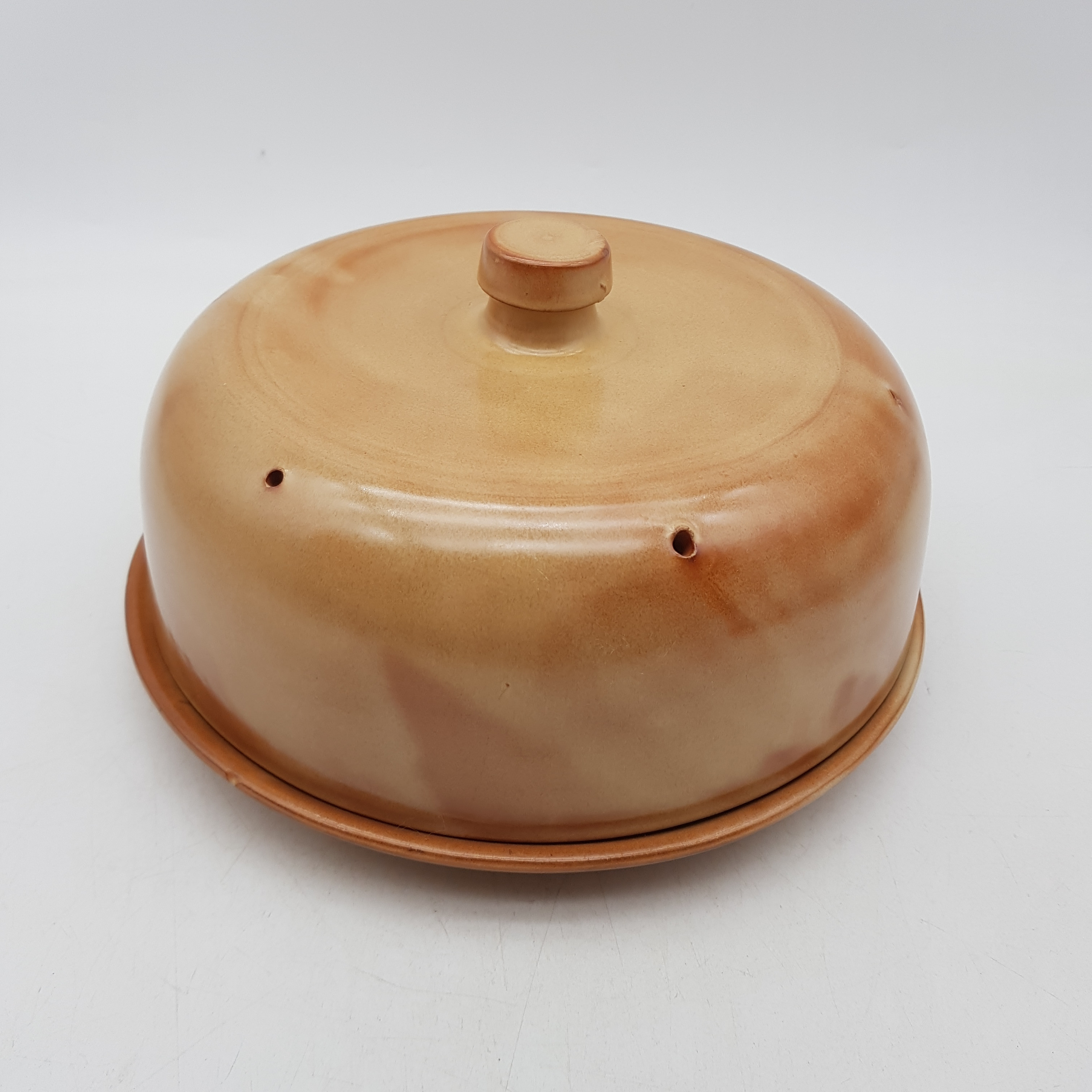 Voir photo 2 de Plat avec sa cloche à fromage, en grès - Vintage Plat avec sa cloche à fromage, en grès - Vintage Très bon état reconditionné photo 2