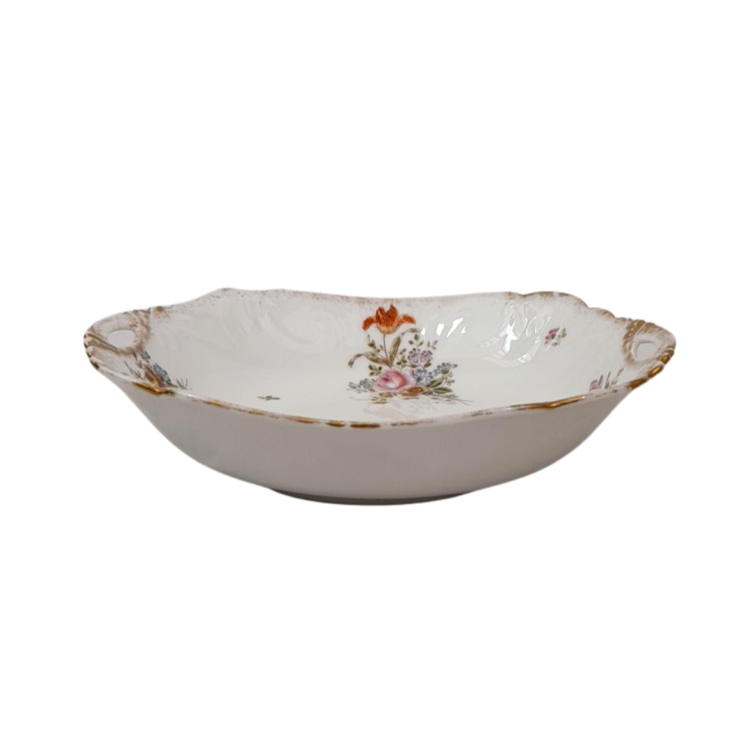 Voir photo 4 de Plat de Service Creux à Oreilles en Porcelaine de Limoges "AH & Cie" – Décor floral & dorure Plat de Service Creux à Oreilles en Porcelaine de Limoges "AH & Cie" – Décor floral & dorure Bon état reconditionné photo 4