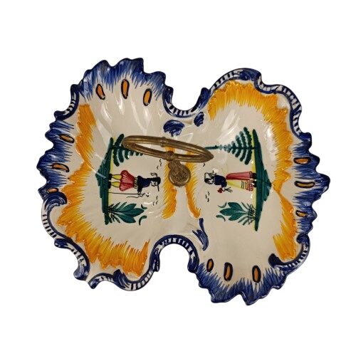Plat en céramique de Henriot de Quimper Très bon état - 20,00 € Plat en céramique de Henriot de Quimper Très bon état reconditionné disponible sur Label Emmaüs