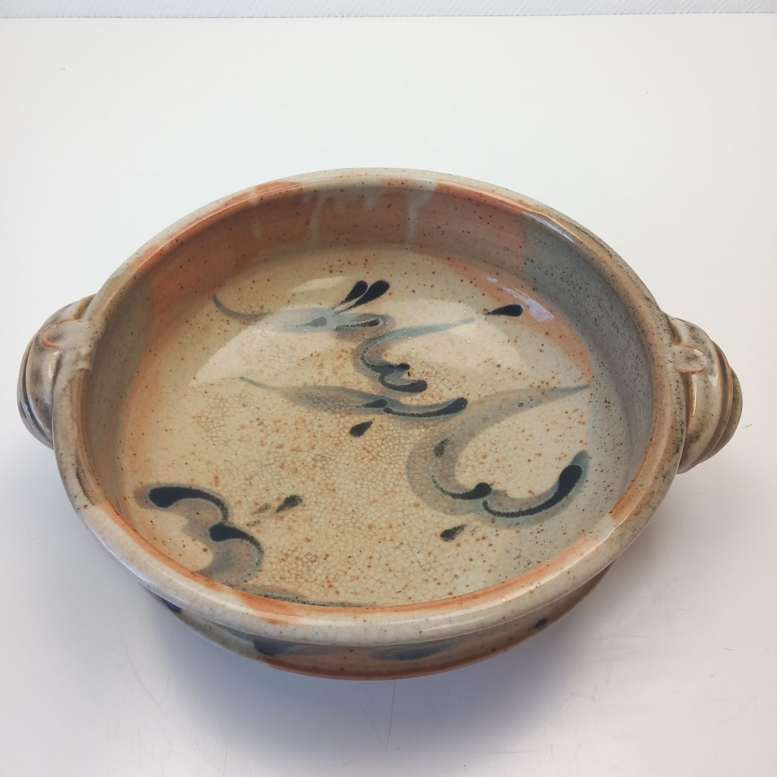 Plat en Grés Poterie de Blanot Noël et Mireille DAILLER Bon état - 40,00 € Plat en Grés Poterie de Blanot Noël et Mireille DAILLER Bon état reconditionné disponible sur Label Emmaüs