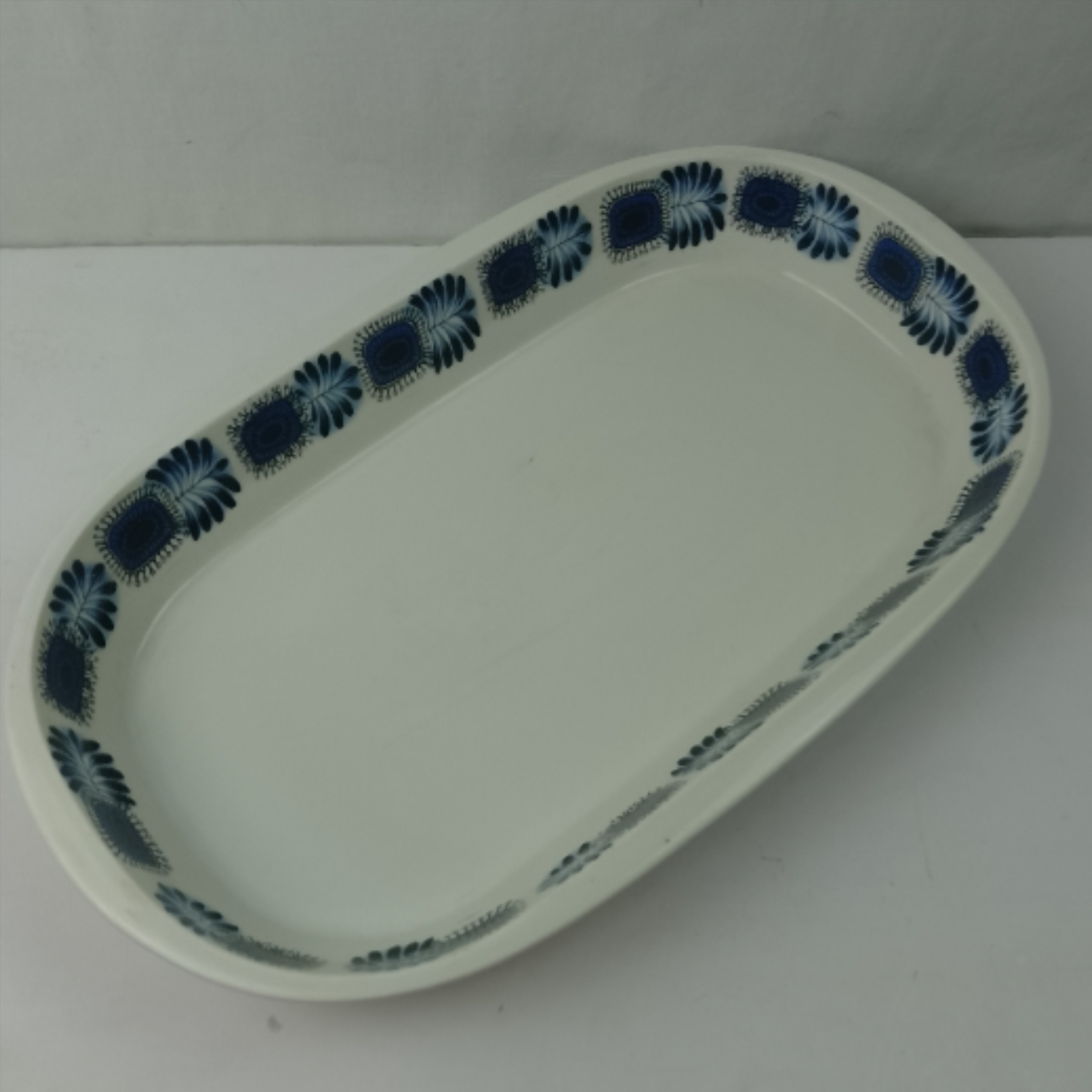 Voir photo 2 de Plat en porcelaine de Limoges Plat en porcelaine de Limoges Bon état reconditionné photo 2