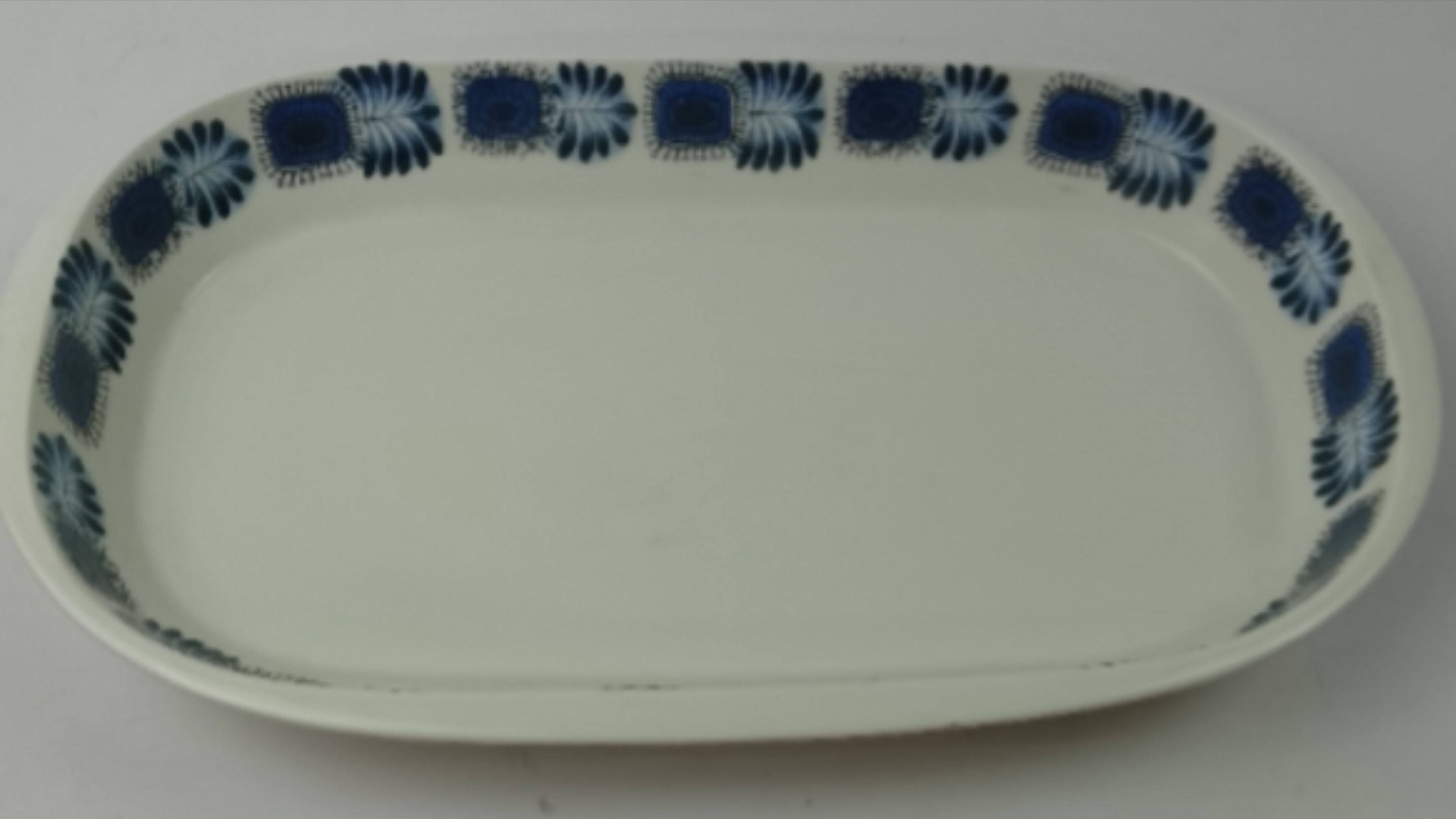 Voir photo 3 de Plat en porcelaine de Limoges Plat en porcelaine de Limoges Bon état reconditionné photo 3