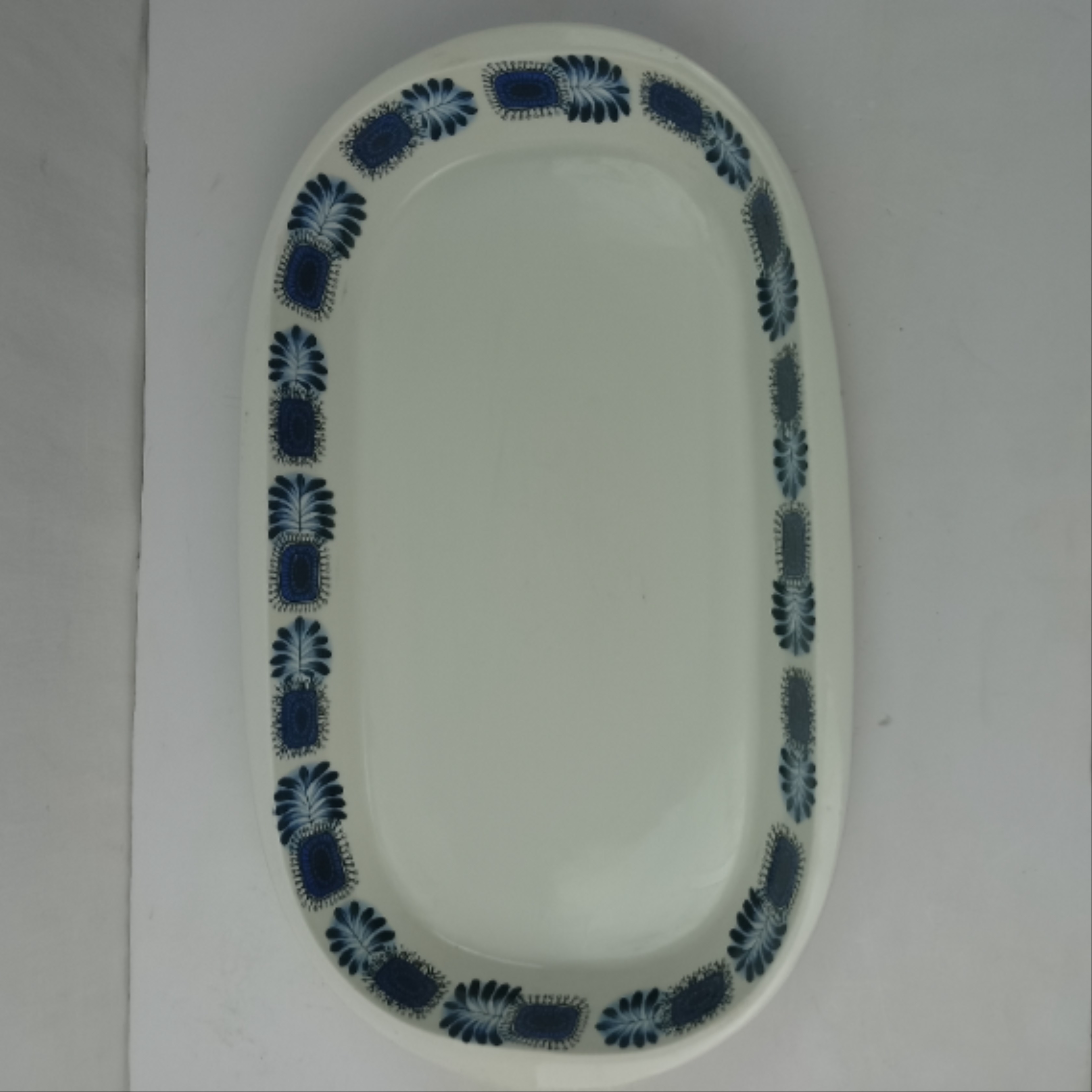 Voir photo 4 de Plat en porcelaine de Limoges Plat en porcelaine de Limoges Bon état reconditionné photo 4