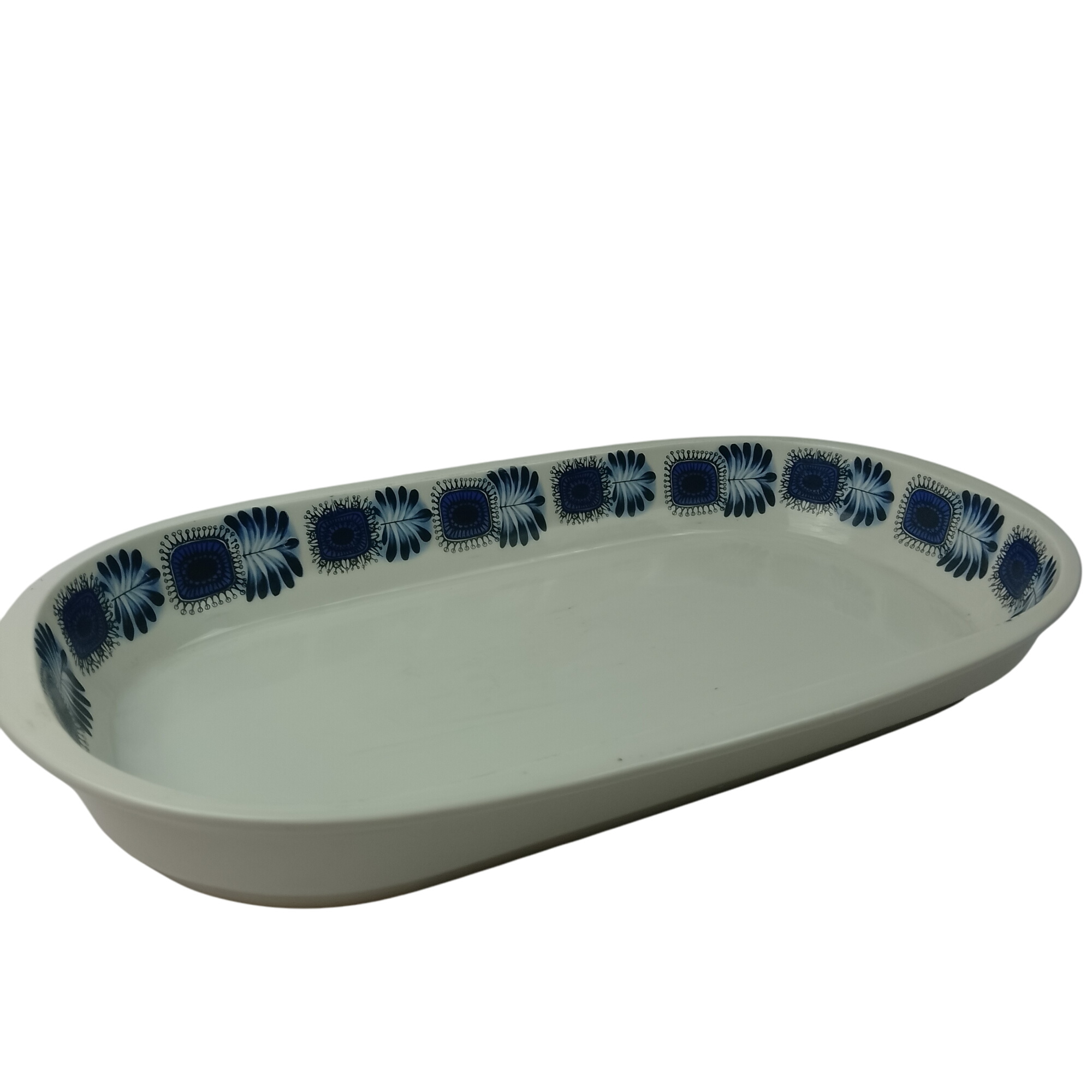 Plat en porcelaine de Limoges Bon état - 24,00 € Plat en porcelaine de Limoges Bon état reconditionné disponible sur Label Emmaüs