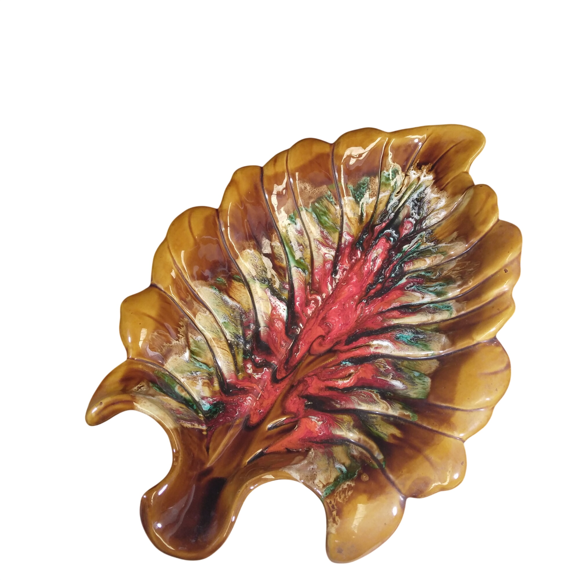 Plat multicolore esprit Vallauris, en barbotine - 10,00 € Plat multicolore esprit Vallauris, en barbotine reconditionné disponible sur Label Emmaüs