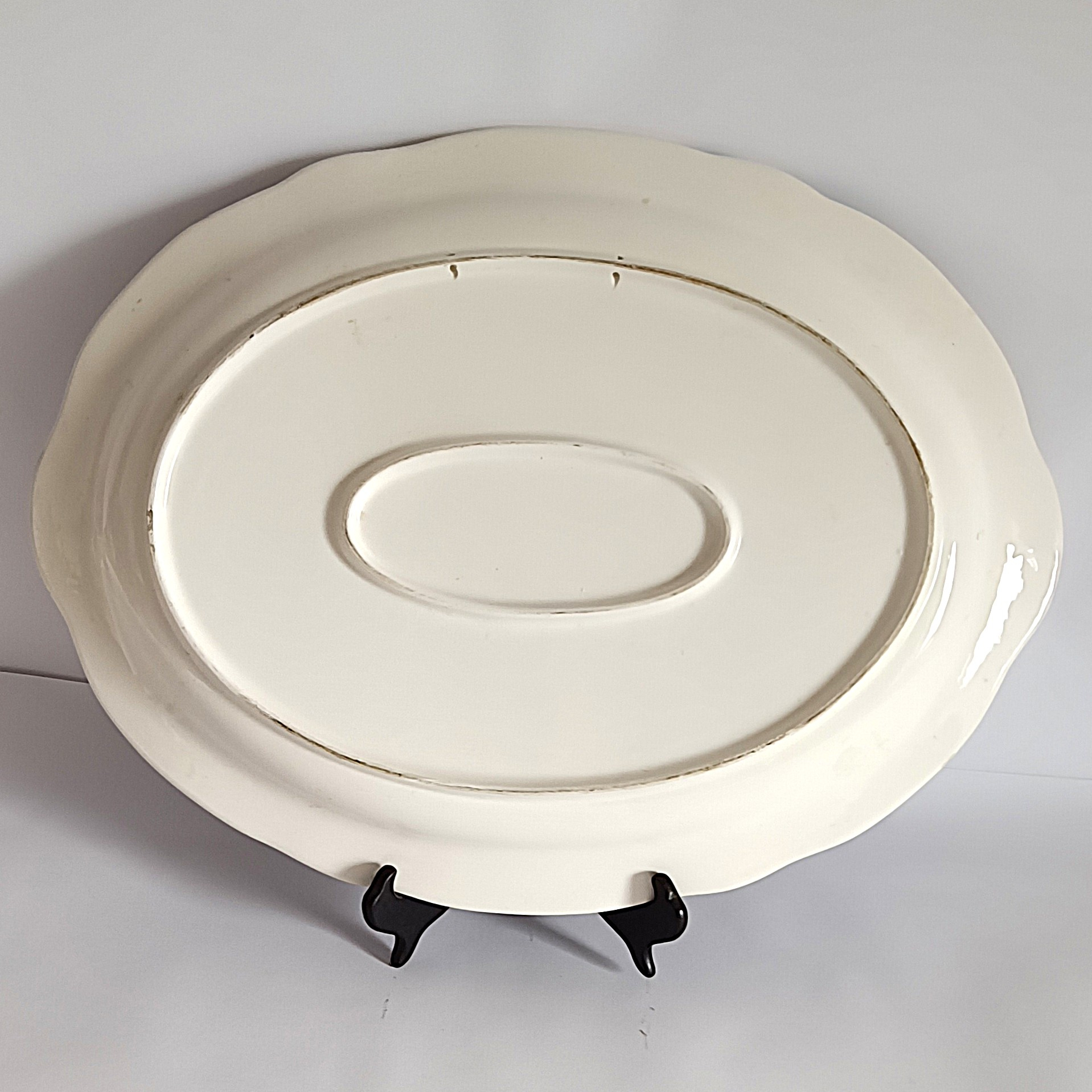 Voir photo 2 de Plat ovale en faïence décor paons et fleurs – 47,5 x 35,5 cm Plat ovale en faïence décor paons et fleurs – 47,5 x 35,5 cm Bon état reconditionné photo 2