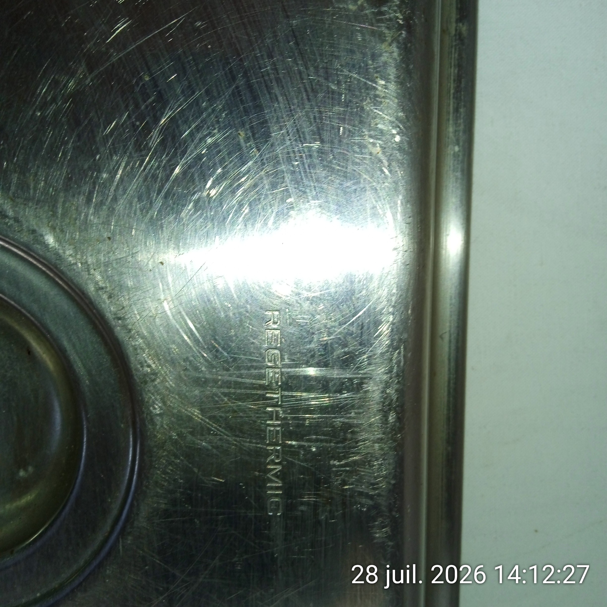 Voir photo 3 de Plat REGETHERMIC porcelaine à feux 2 compartiments avec couvercle en inox Plat REGETHERMIC porcelaine à feux 2 compartiments avec couvercle en inox Bon état reconditionné photo 3