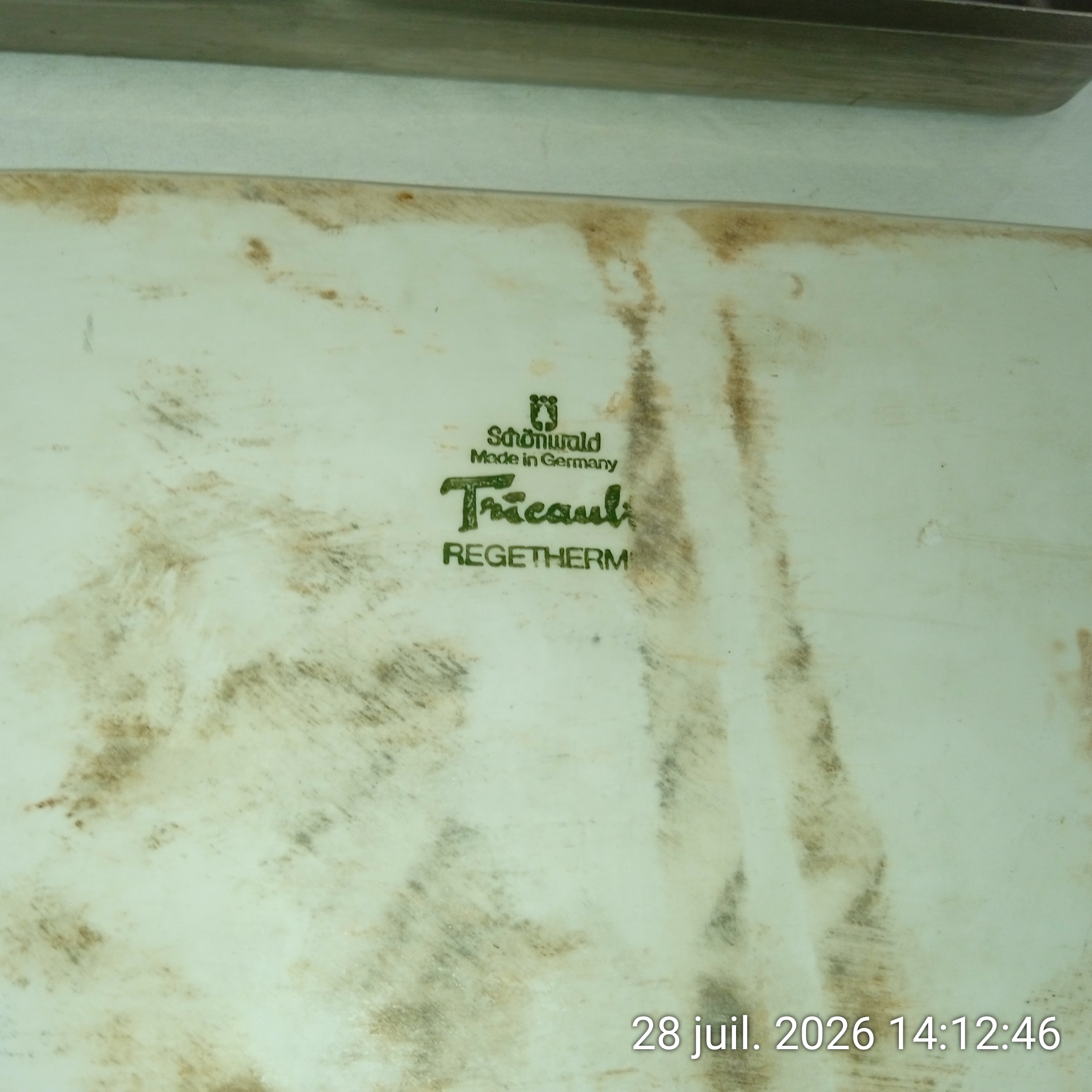 Voir photo 5 de Plat REGETHERMIC porcelaine à feux 2 compartiments avec couvercle en inox Plat REGETHERMIC porcelaine à feux 2 compartiments avec couvercle en inox Bon état reconditionné photo 5