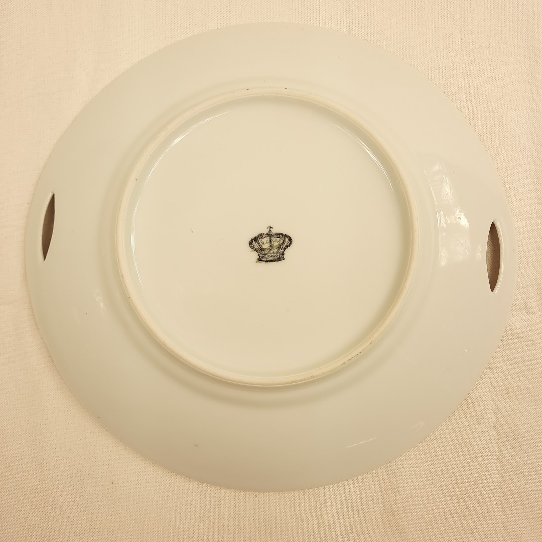 Voir photo 2 de Plat rond à biscuits en porcelaine vintage Plat rond à biscuits en porcelaine vintage Bon état reconditionné photo 2