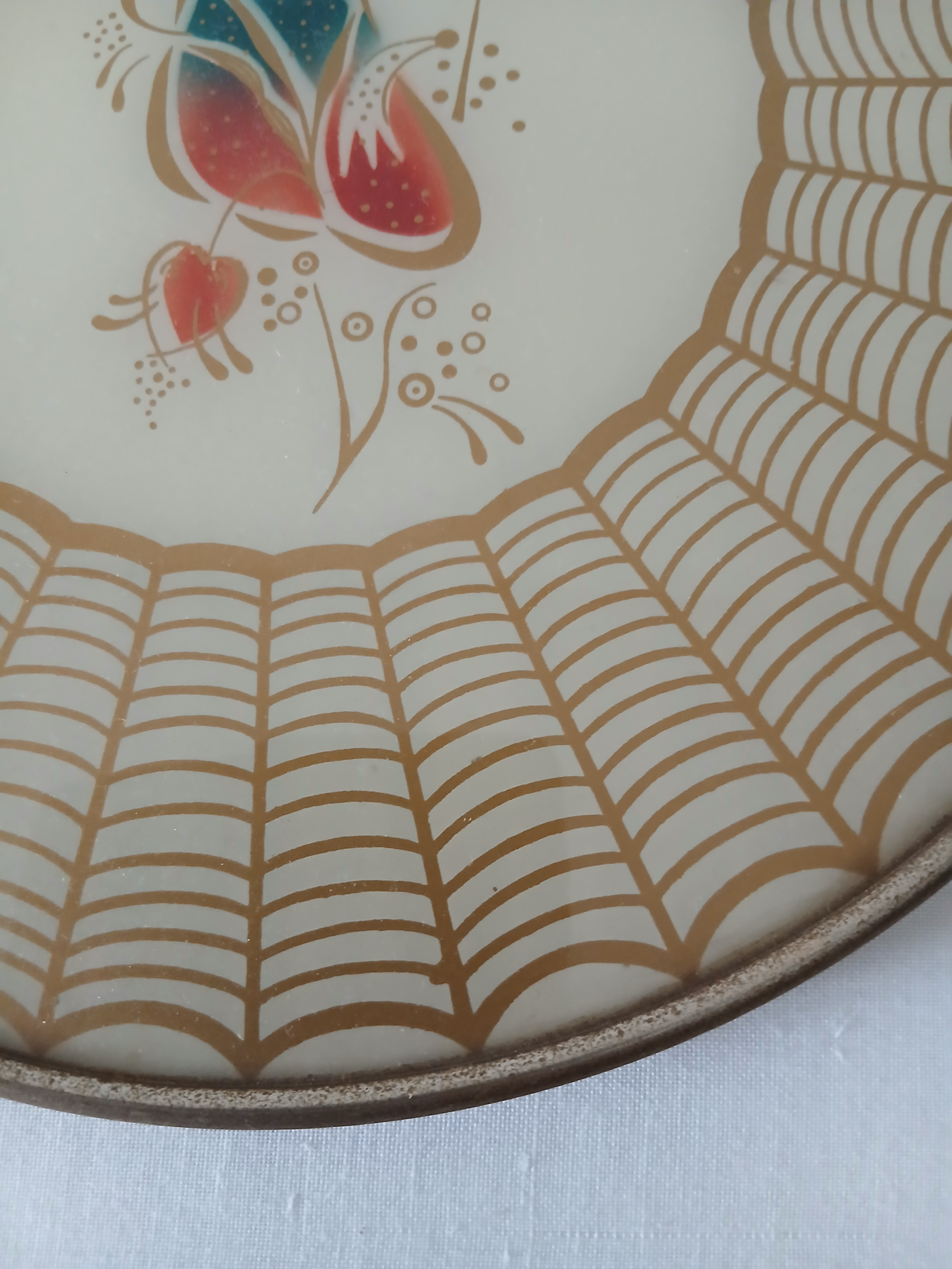 Voir photo 6 de Plat rond à gateaux ou fromage en métal. Plat rond à gateaux ou fromage en métal. Très bon état reconditionné photo 6