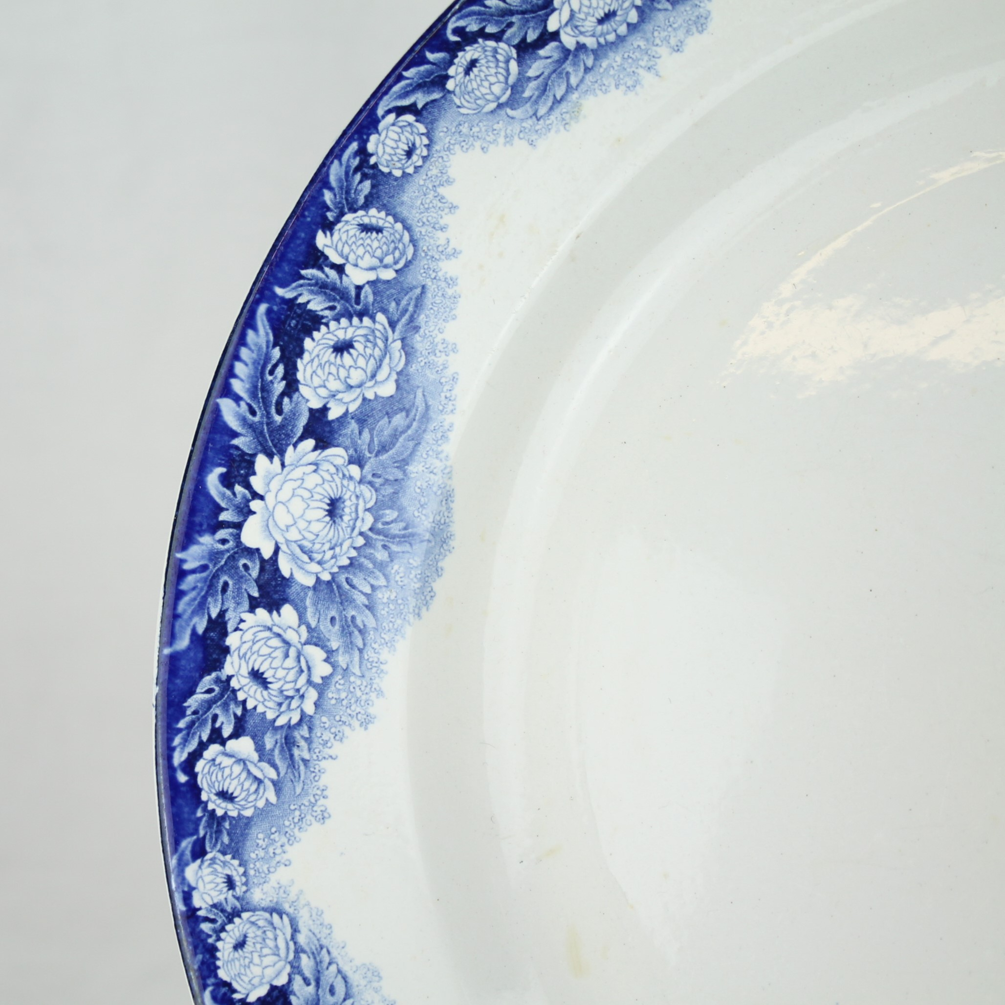 Voir photo 2 de Plat rond "Elvire", Boch La Louvière - Faïence Plat rond "Elvire", Boch La Louvière - Faïence Bon état reconditionné photo 2