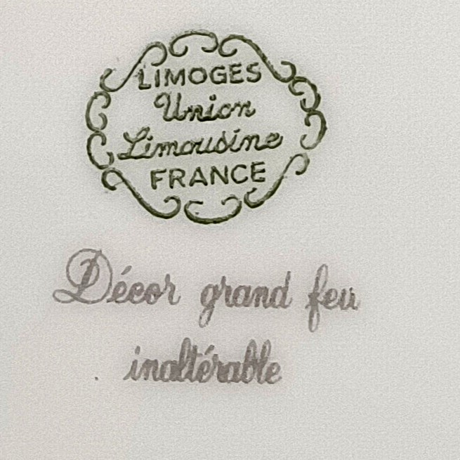 Voir photo 7 de Plat rond et plat ovale en porcelaine Limoges Union Limousine – décor grand feu Plat rond et plat ovale en porcelaine Limoges Union Limousine – décor grand feu reconditionné photo 7