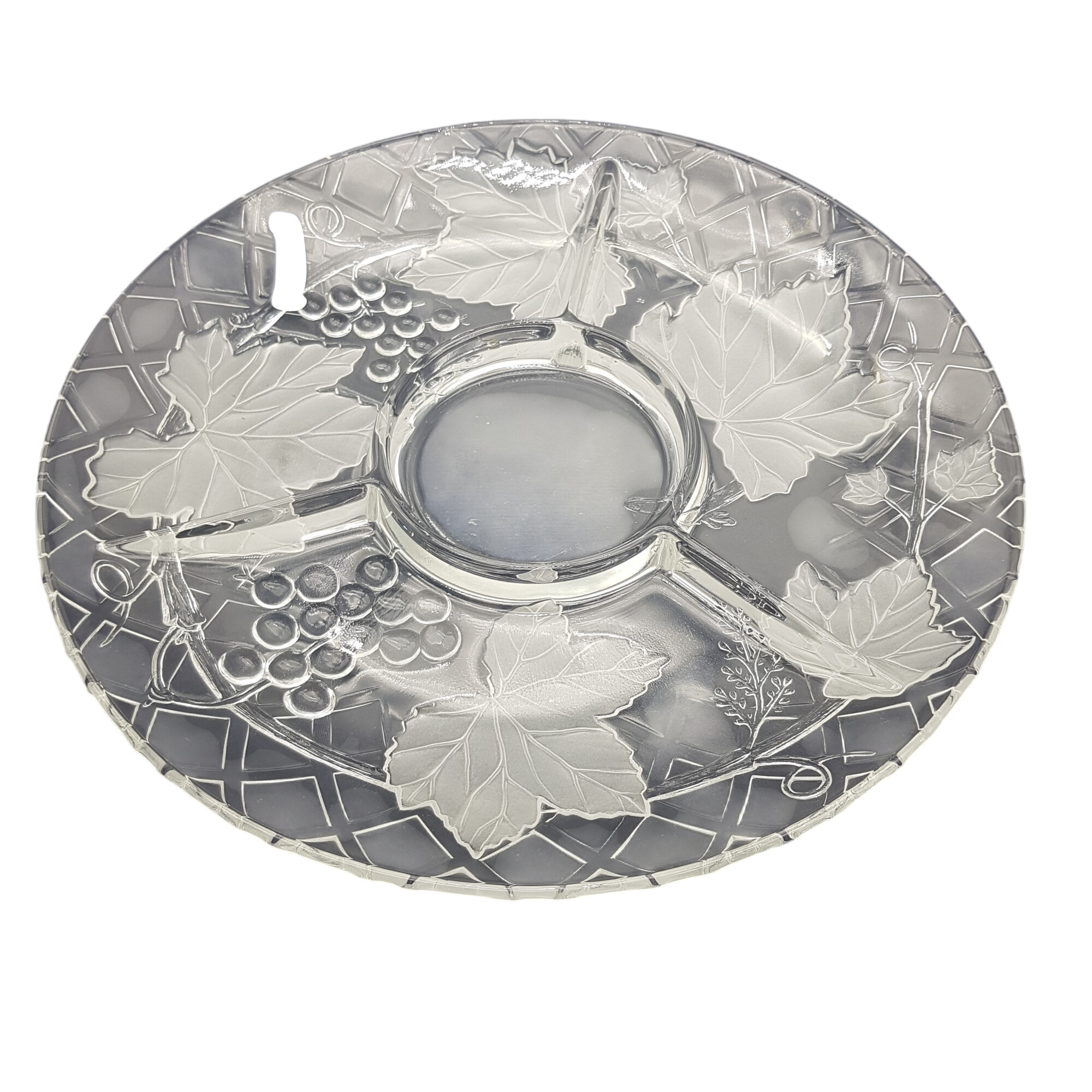 Acheter Plat serviteur 4 compartiments - Verre transparent - Motif raisin et feuille de vigne Très bon état - 10,00 € Plat serviteur 4 compartiments - Verre transparent - Motif raisin et feuille de vigne Très bon état reconditionné disponible sur Label Emmaüs