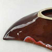 Voir photo 14 de Plateau & corbeille Vallauris en céramique émaillée – décor feuille polychrome, travail artisanal français Plateau & corbeille Vallauris en céramique émaillée – décor feuille polychrome, travail artisanal français Bon état reconditionné photo 14