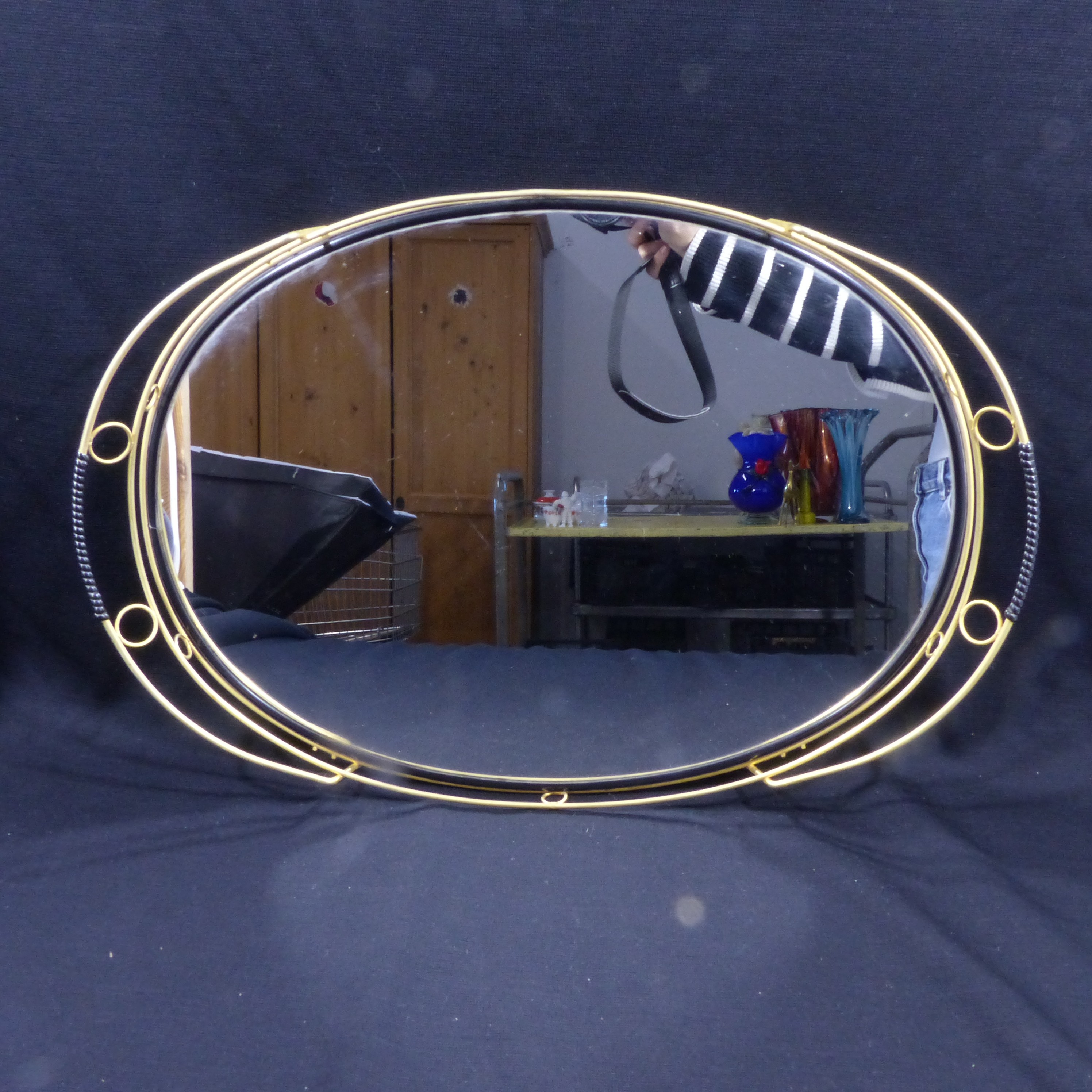 Voir photo 2 de Plateau de service ovale en miroir et métal doré - Années 70 Plateau de service ovale en miroir et métal doré - Années 70 Bon état reconditionné photo 2
