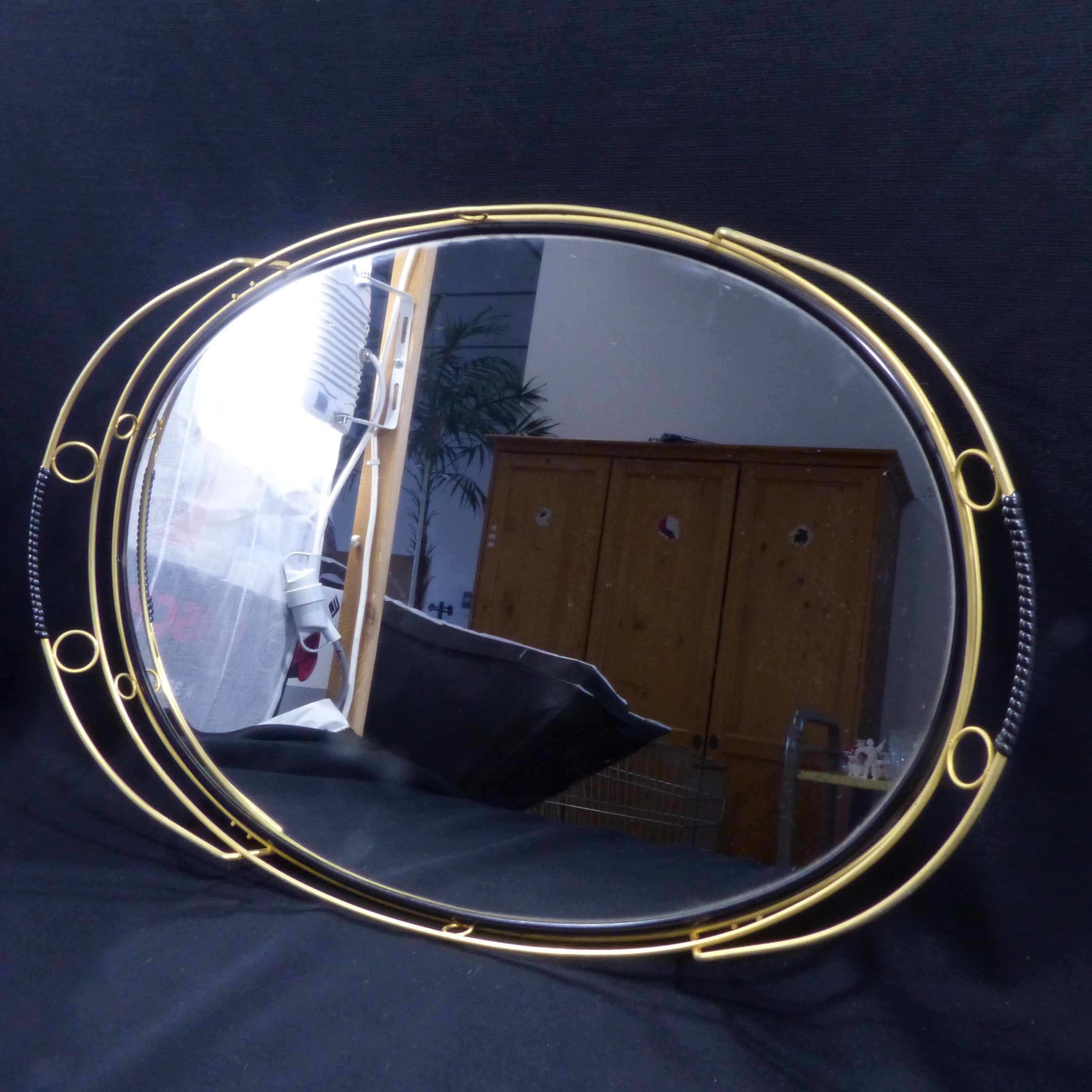 Voir photo 3 de Plateau de service ovale en miroir et métal doré - Années 70 Plateau de service ovale en miroir et métal doré - Années 70 Bon état reconditionné photo 3