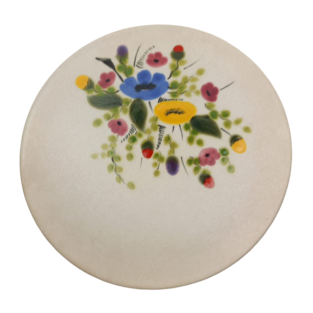 plateau en céramique décor floral estampe au dos État correct - 20,00 € plateau en céramique décor floral estampe au dos État correct reconditionné disponible sur Label Emmaüs