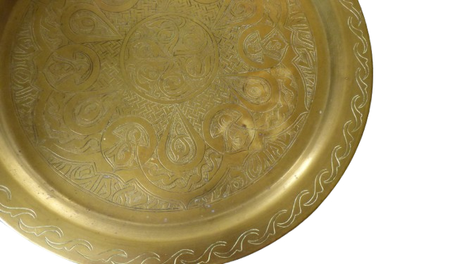 Voir photo 5 de Plateau oriental en laiton (39 cm de diamètre) Plateau oriental en laiton (39 cm de diamètre) Bon état reconditionné photo 5