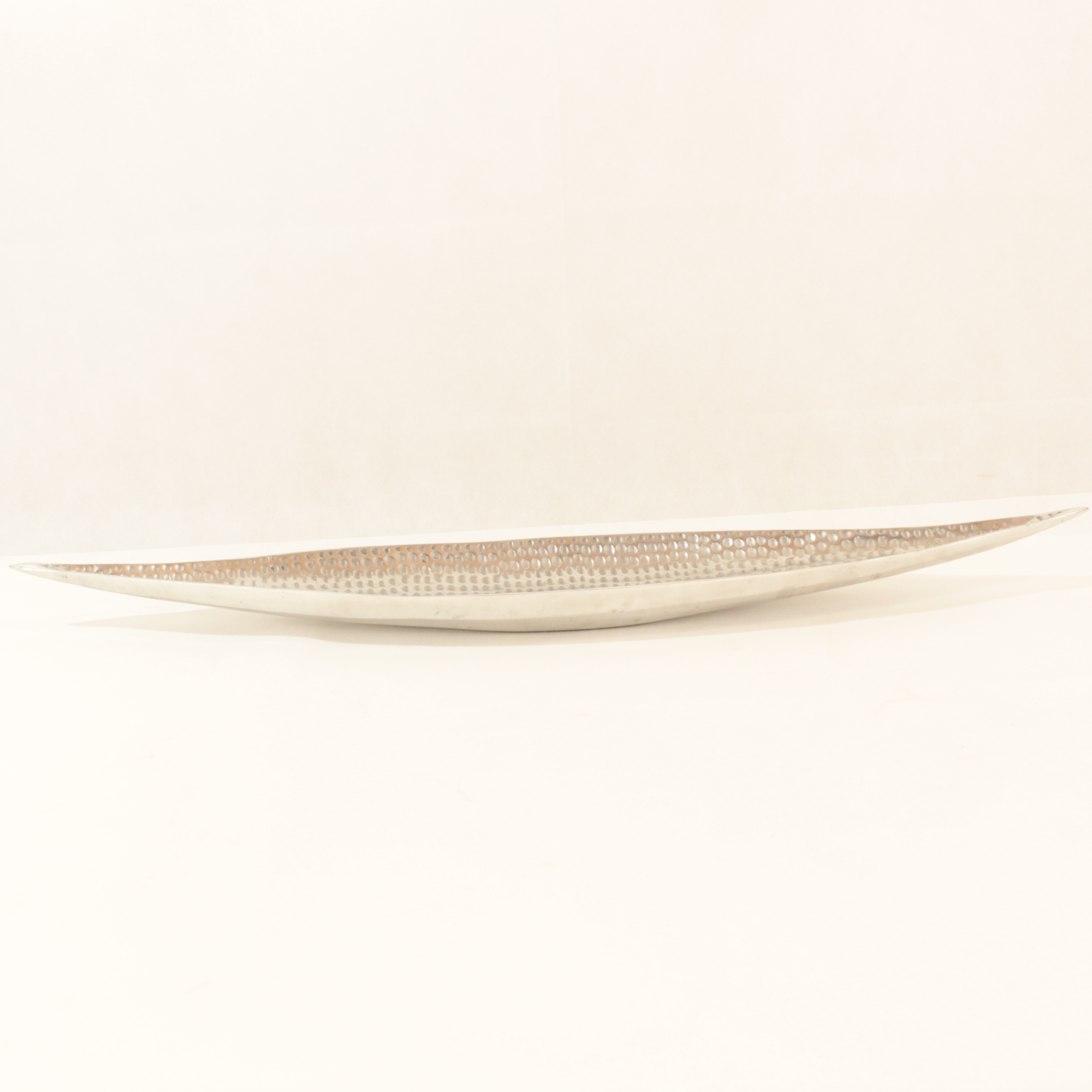 Plateau pirogue en aluminium à fruits Bon état - 12,50 € Plateau pirogue en aluminium à fruits Bon état reconditionné disponible sur Label Emmaüs