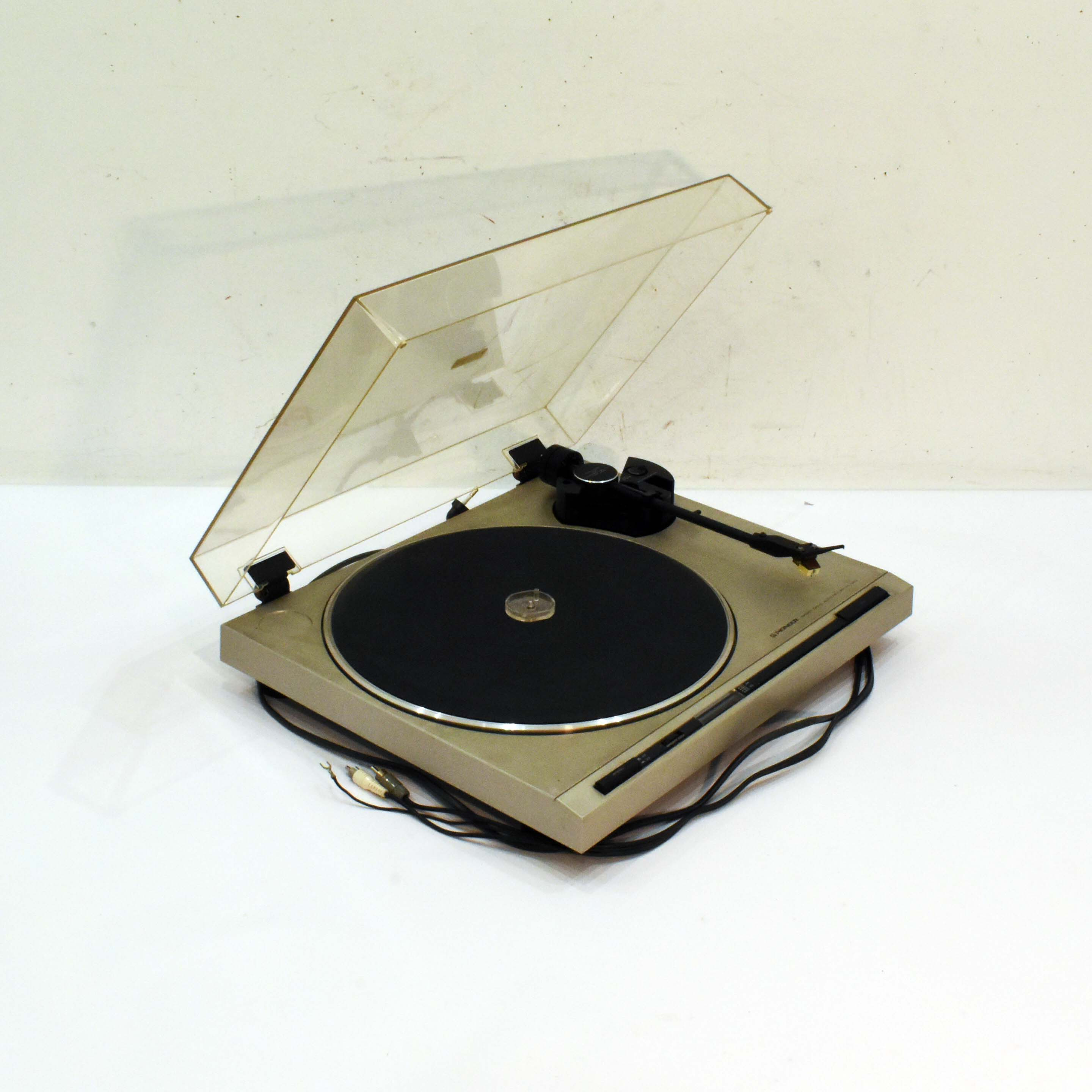 Voir photo 2 de Platine Vinyle Direct Drive Japonaise - Pioneer™ PL 320 Platine Vinyle Direct Drive Japonaise - Pioneer™ PL 320 reconditionné photo 2