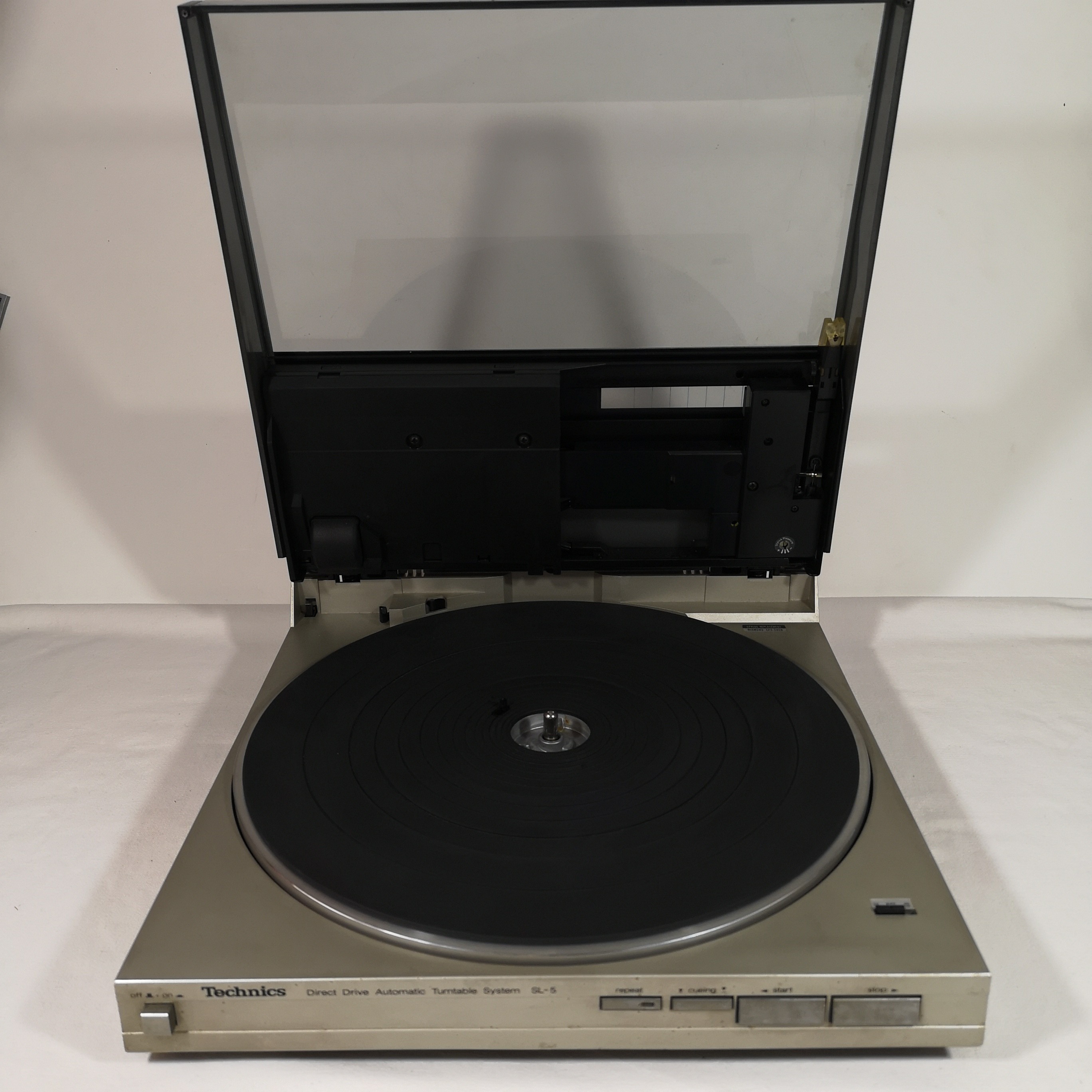 Voir photo 3 de Platine Vinyle TECHNICS SL-5 automatique à bras tangentiel 1982 Platine Vinyle TECHNICS SL-5 automatique à bras tangentiel 1982 Bon état reconditionné photo 3