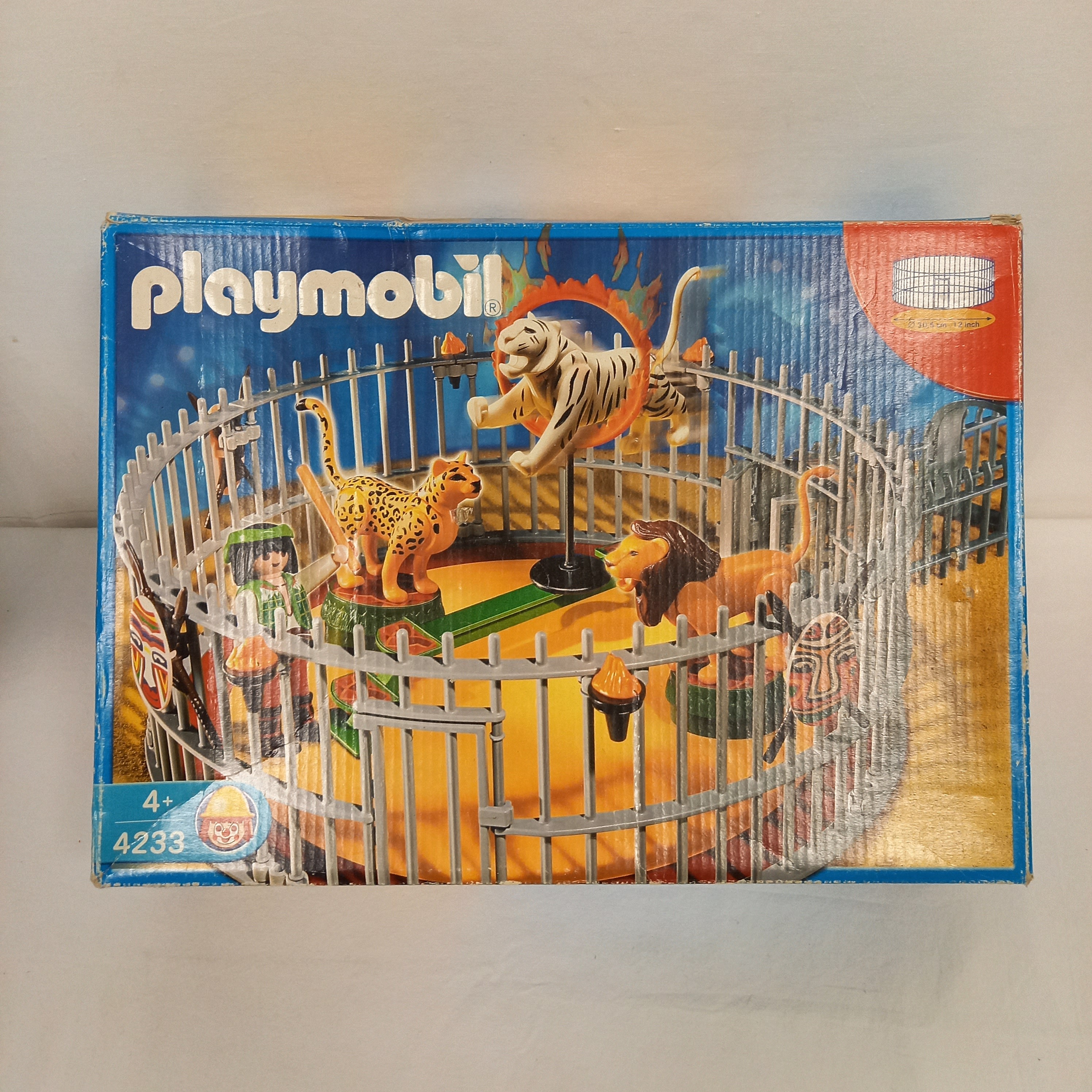 Acheter Play Mobil - 4233. Dresseur avec cage aux fauves. Manque 2 petites flames Bon état - 32,00 € Play Mobil - 4233. Dresseur avec cage aux fauves. Manque 2 petites flames Bon état reconditionné disponible sur Label Emmaüs