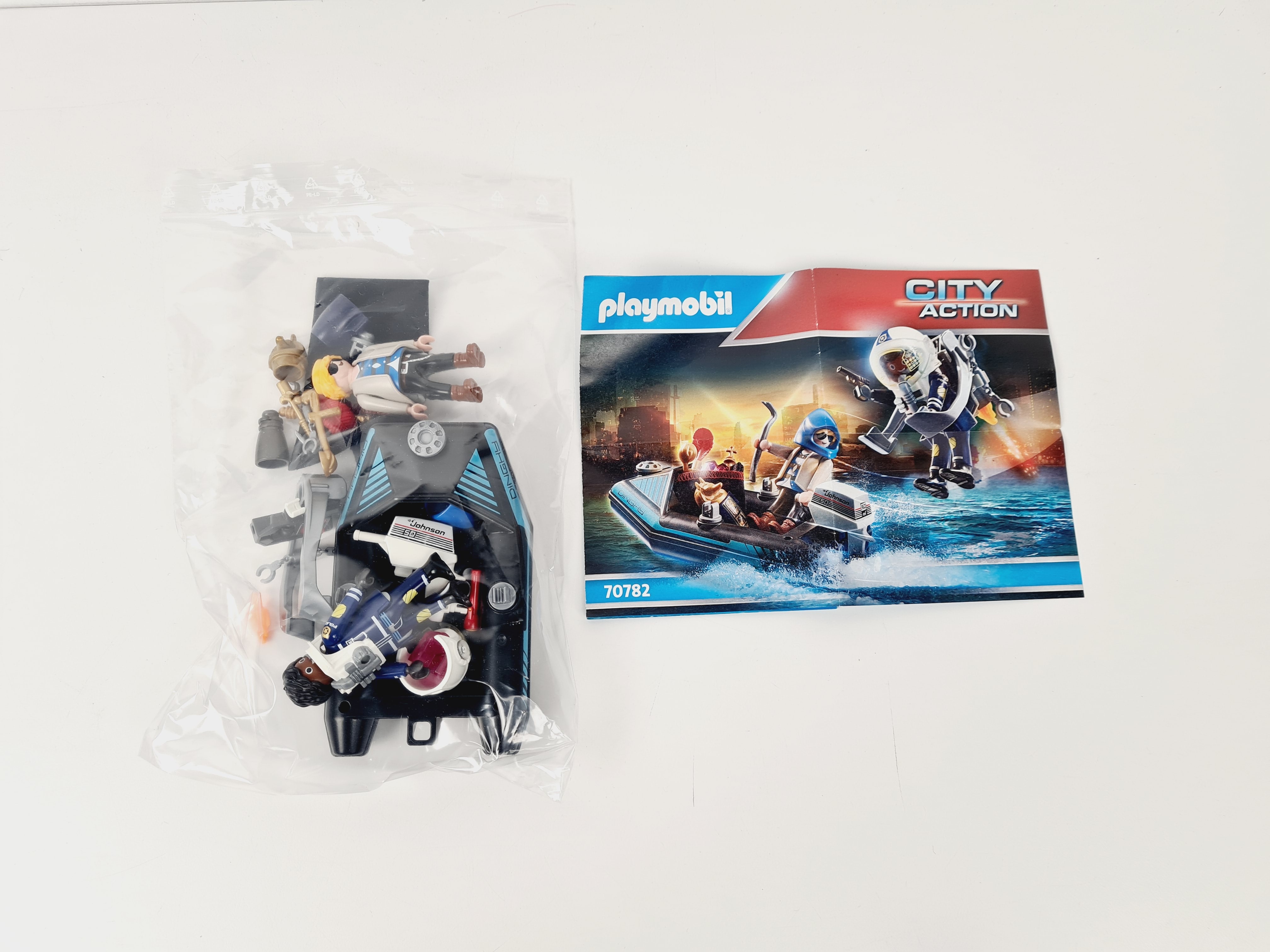 Voir photo 6 de Playmobil 70782 Policier avec réacteur dorsal et canoë - 5ans + Playmobil 70782 Policier avec réacteur dorsal et canoë - 5ans + Bon état reconditionné photo 6