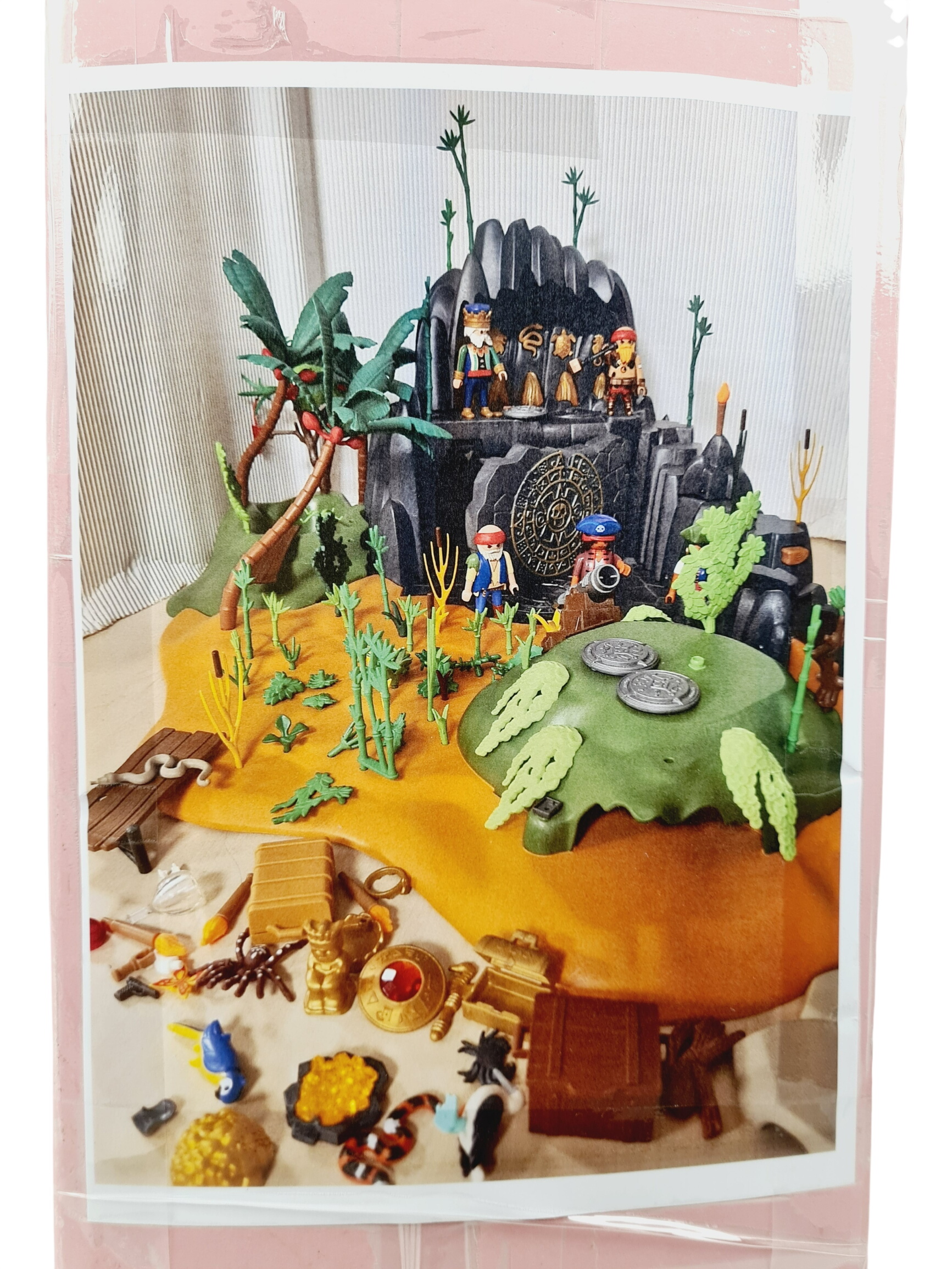 Acheter Playmobil - Ile mystérieuse des Pirates avec des accessoires - 7 ans + Bon état - 35,00 € Playmobil - Ile mystérieuse des Pirates avec des accessoires - 7 ans + Bon état reconditionné disponible sur Label Emmaüs