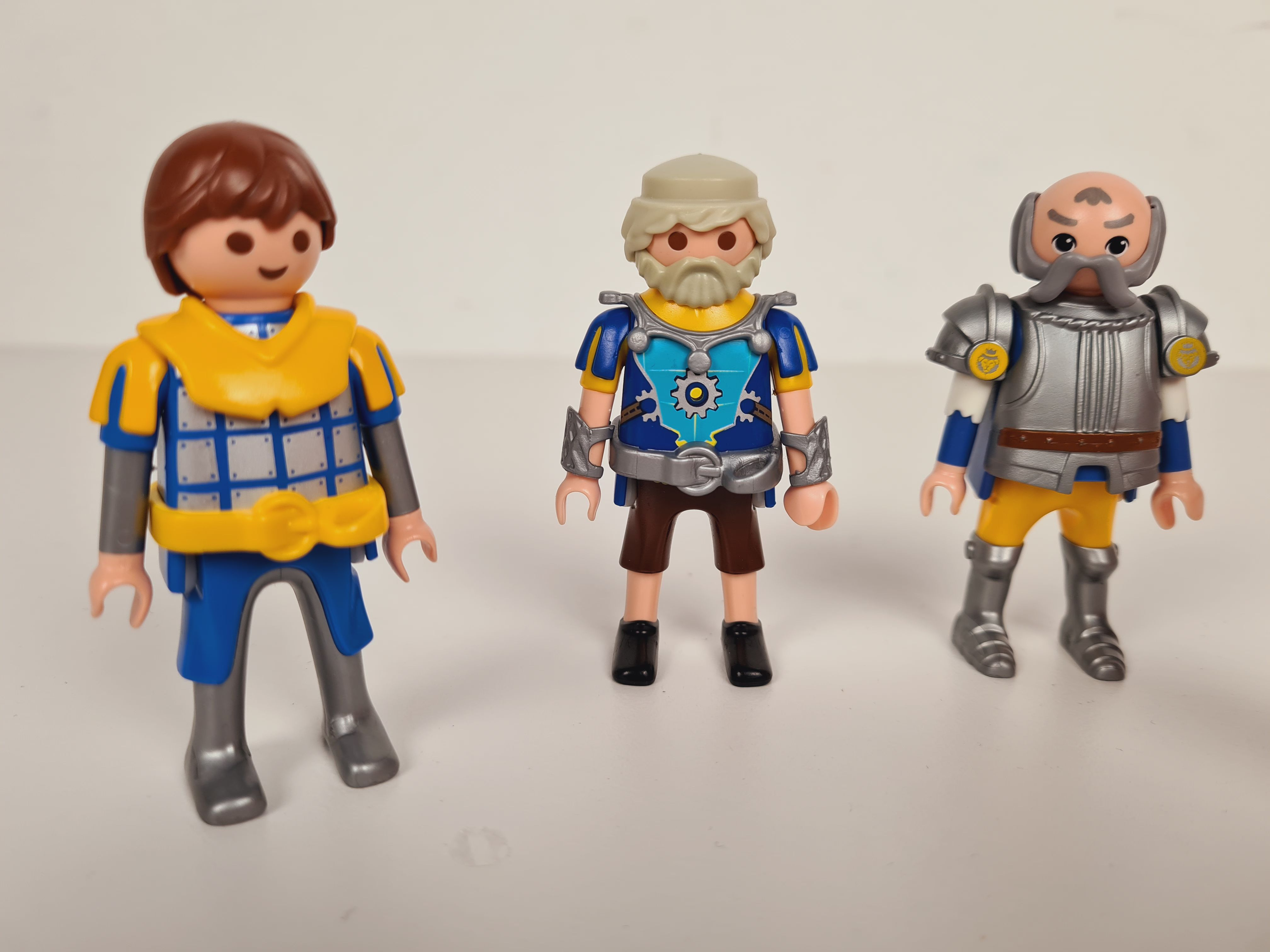 Voir photo 4 de Playmobil lot 4 figurines vampires- 3 ans + Playmobil lot 4 figurines vampires- 3 ans + reconditionné photo 4