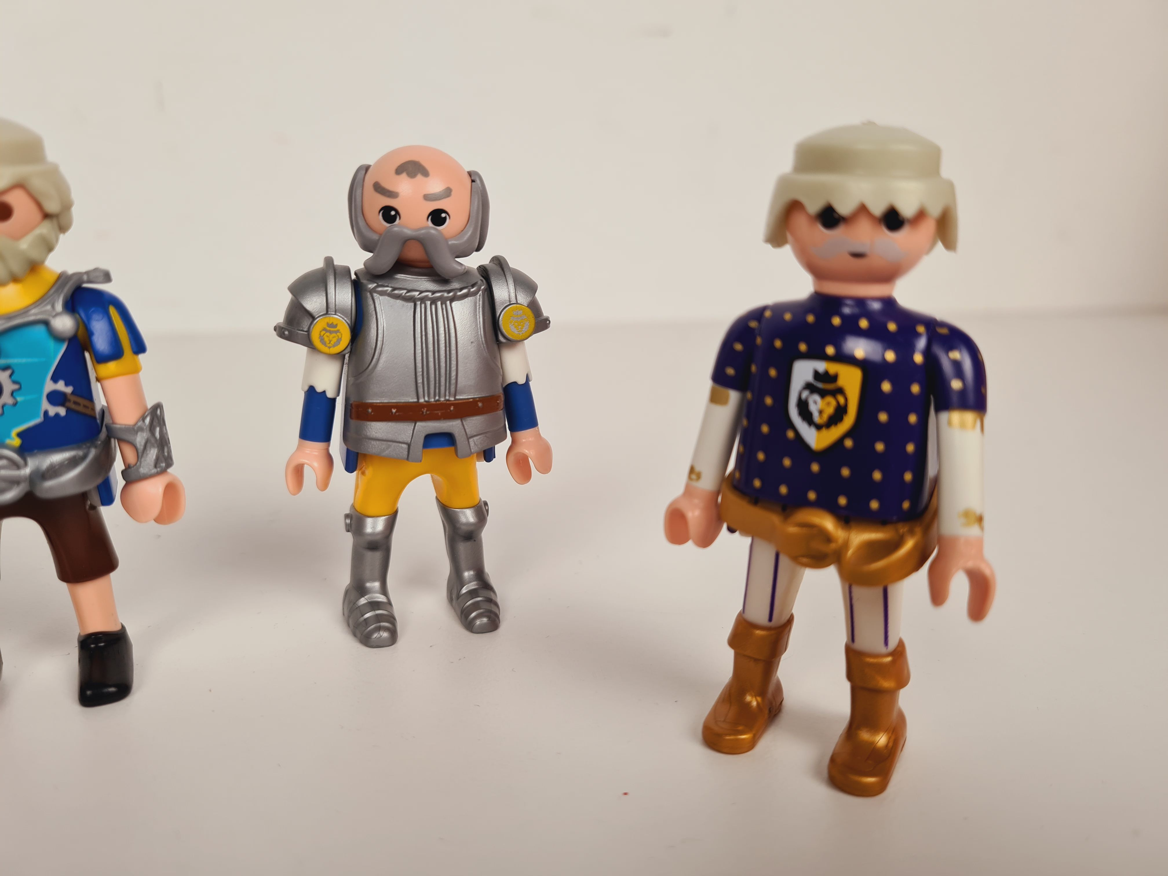 Voir photo 5 de Playmobil lot 4 figurines vampires- 3 ans + Playmobil lot 4 figurines vampires- 3 ans + reconditionné photo 5