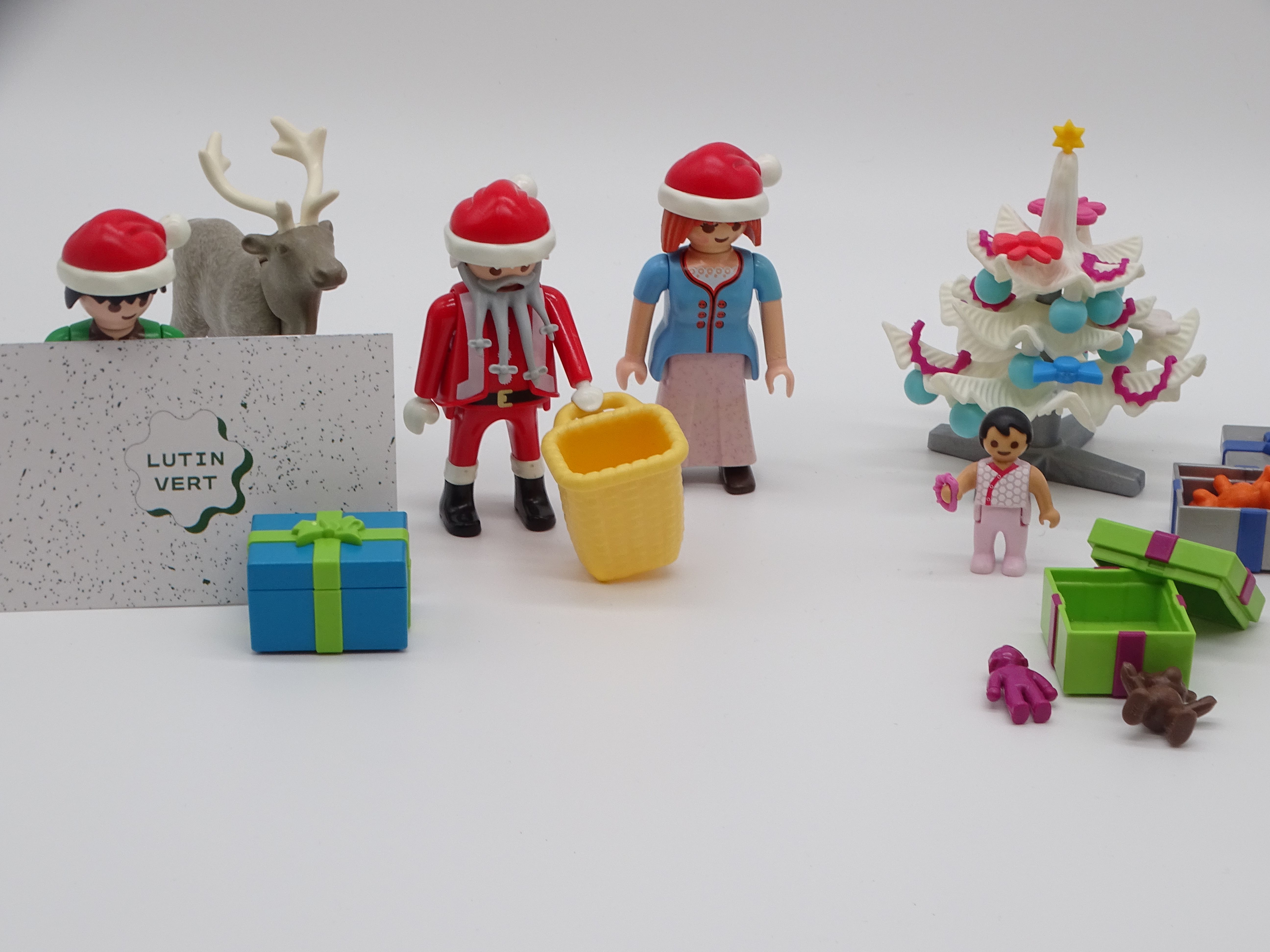 Voir photo 3 de Playmobil pièce unique « Le jour de Noël » d'occasion PLAYMOBIL - Dès 3 ans | Ref 13060 Playmobil pièce unique « Le jour de Noël » d'occasion PLAYMOBIL - Dès 3 ans | Ref 13060 Très bon état reconditionné photo 3