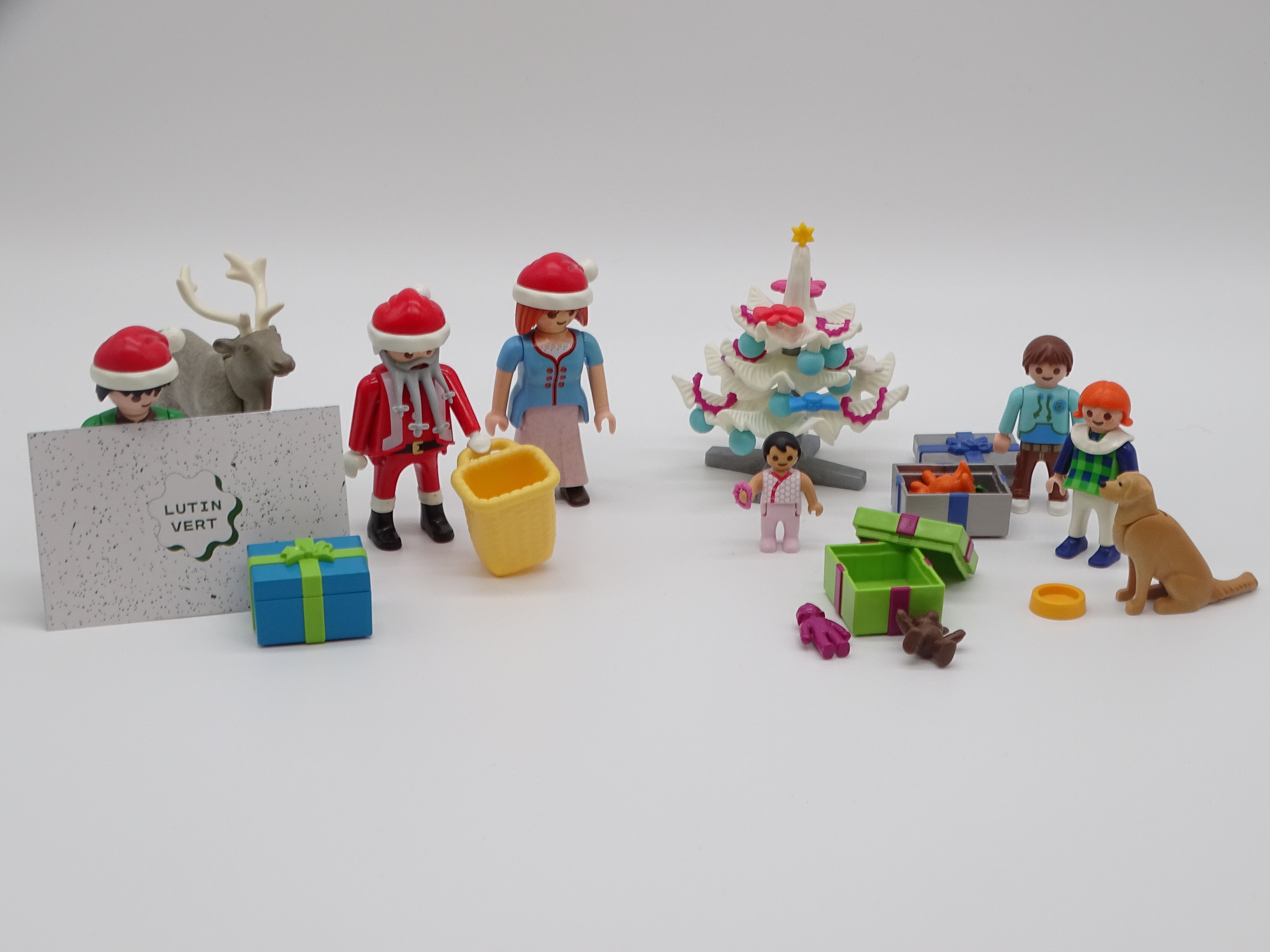 Voir photo 4 de Playmobil pièce unique « Le jour de Noël » d'occasion PLAYMOBIL - Dès 3 ans | Ref 13060 Playmobil pièce unique « Le jour de Noël » d'occasion PLAYMOBIL - Dès 3 ans | Ref 13060 Très bon état reconditionné photo 4