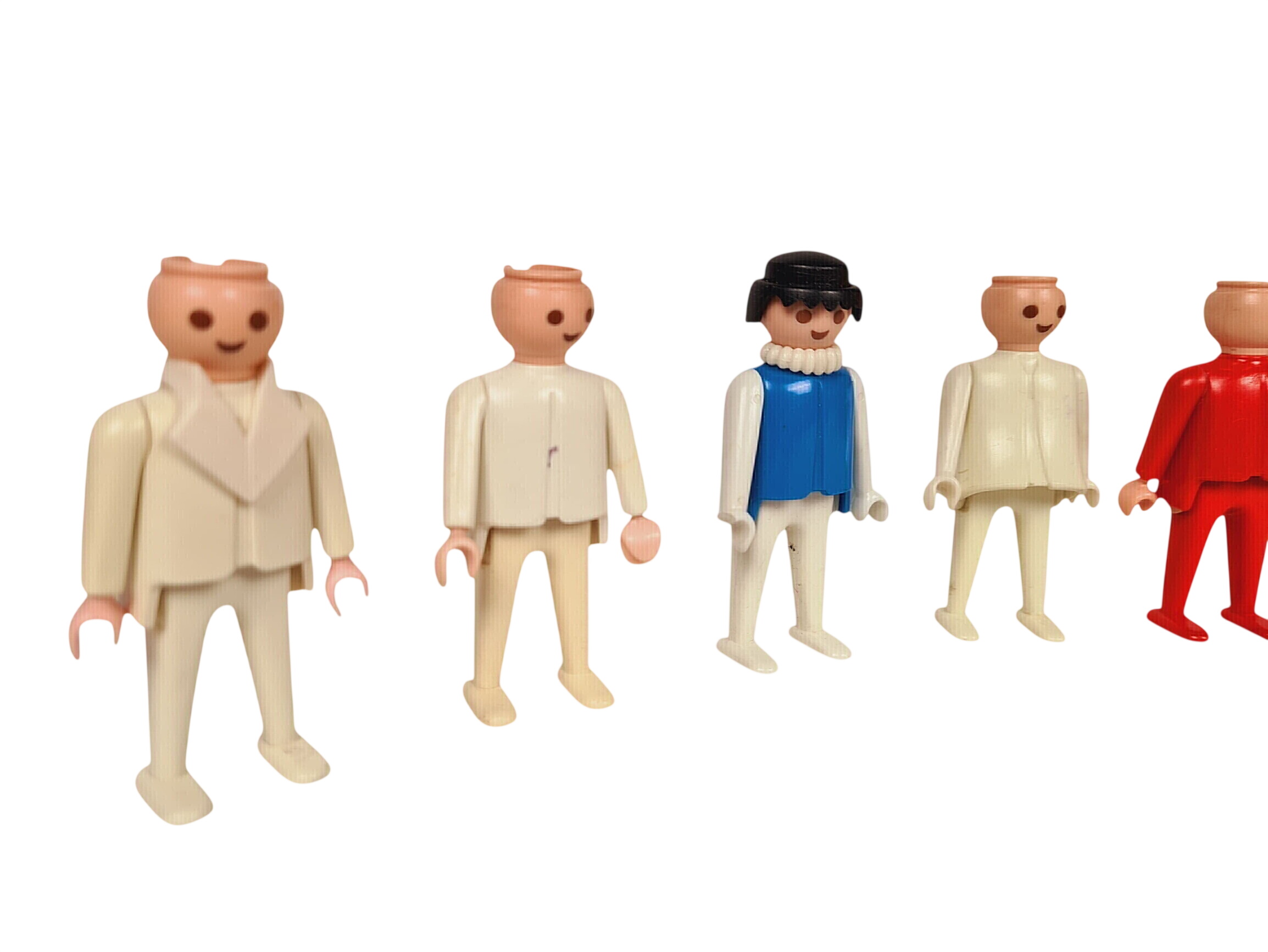 Acheter Playmobil sachet 6 figurines incomplètes pour pièces - 4 ans + État correct - 10,00 € Playmobil sachet 6 figurines incomplètes pour pièces - 4 ans + État correct reconditionné disponible sur Label Emmaüs