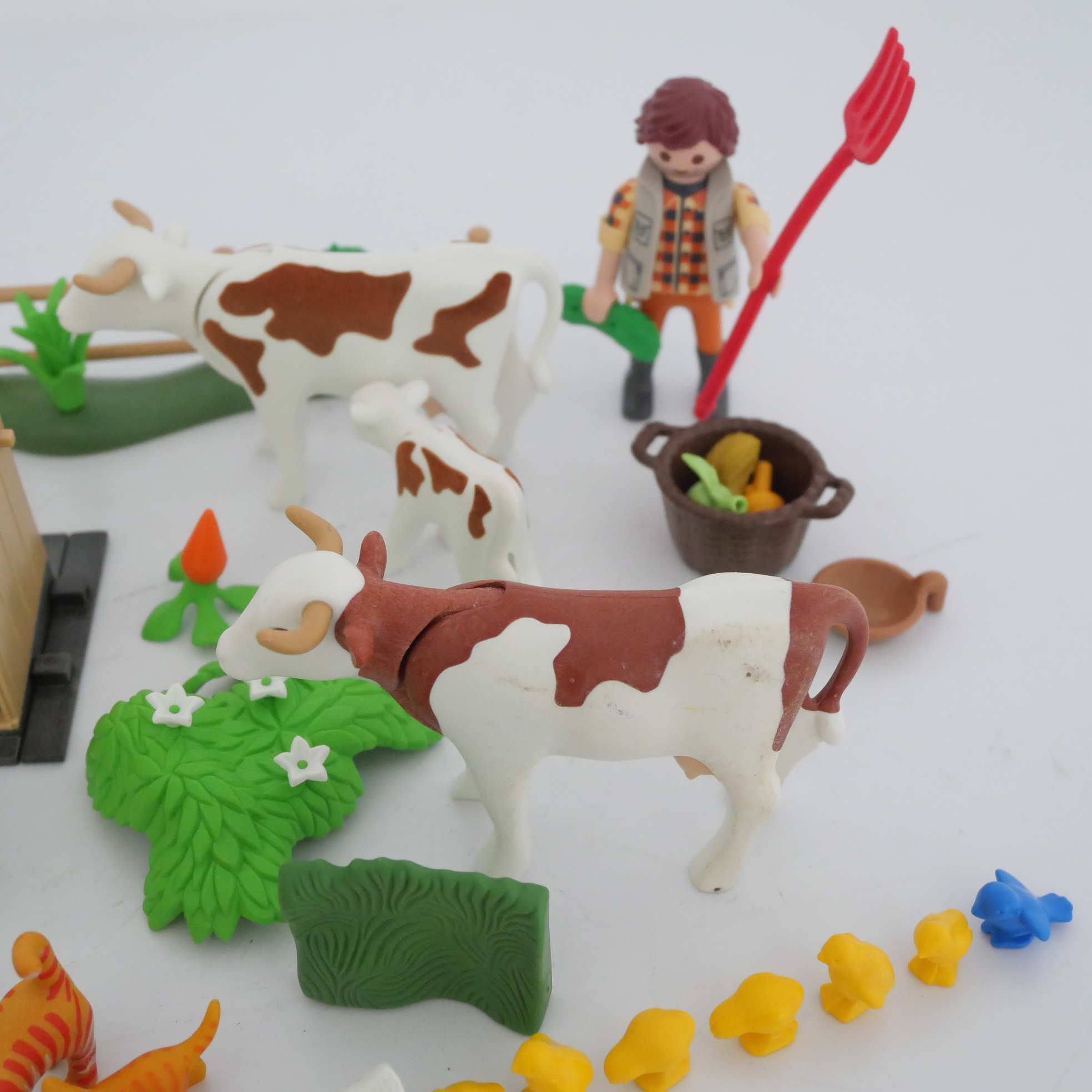 Voir photo 2 de Playmobil "Thème Ferme Basse Cour" Playmobil "Thème Ferme Basse Cour" Très bon état reconditionné photo 2