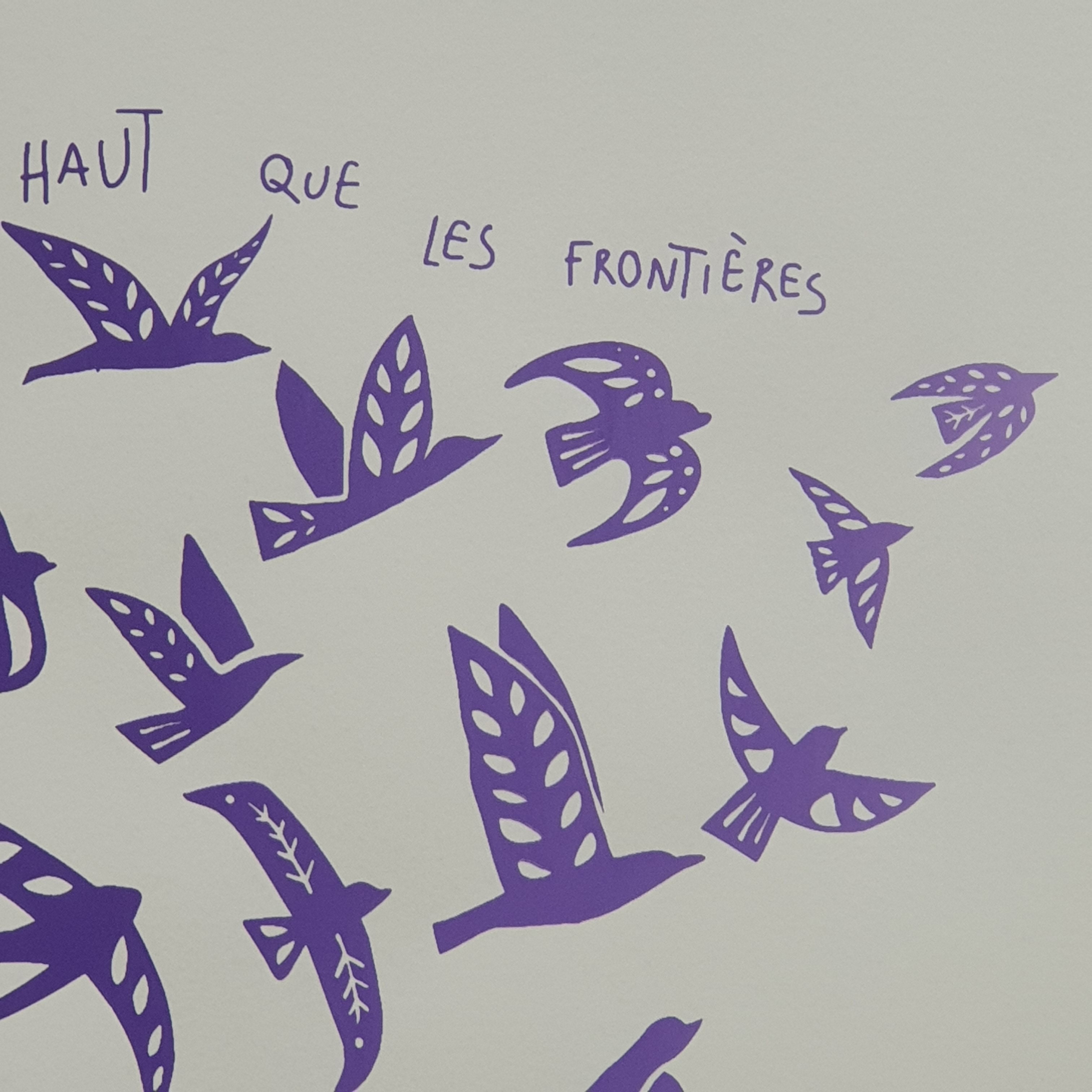Voir photo 2 de "Plus haut que les frontières" - dégradé de violet - Affiche sérigraphiée A3 "Plus haut que les frontières" - dégradé de violet - Affiche sérigraphiée A3 Parfait état reconditionné photo 2
