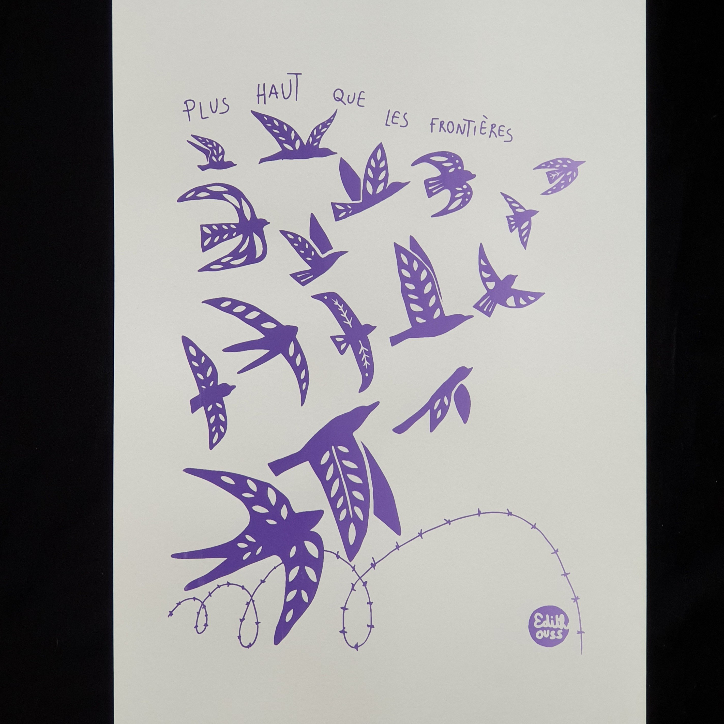 "Plus haut que les frontières" - dégradé de violet - Affiche sérigraphiée A3 Parfait état - 11,00 € "Plus haut que les frontières" - dégradé de violet - Affiche sérigraphiée A3 Parfait état reconditionné disponible sur Label Emmaüs