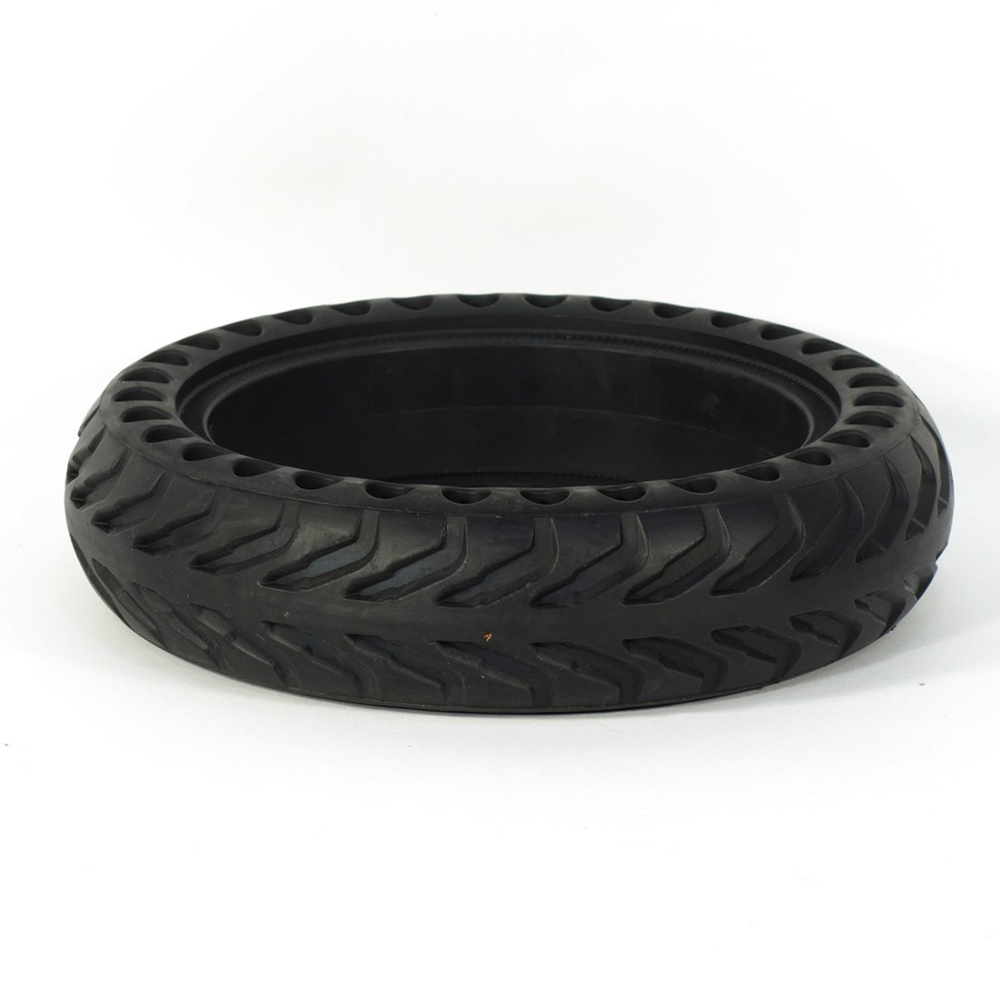 Pneu de trottinette Bon état - 15,00 € Pneu de trottinette Bon état reconditionné disponible sur Label Emmaüs