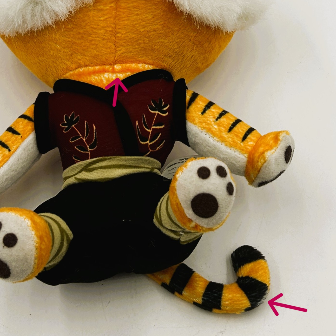 Voir photo 5 de Po et Tigresse – Duo Kung Fu en peluche, prêts pour l’aventure Po et Tigresse – Duo Kung Fu en peluche, prêts pour l’aventure État correct reconditionné photo 5