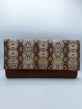 Pochette DE MARQUE INCONNUE camel de seconde main - 15,00 € Pochette DE MARQUE INCONNUE camel de seconde main reconditionné disponible sur Claquettes Market