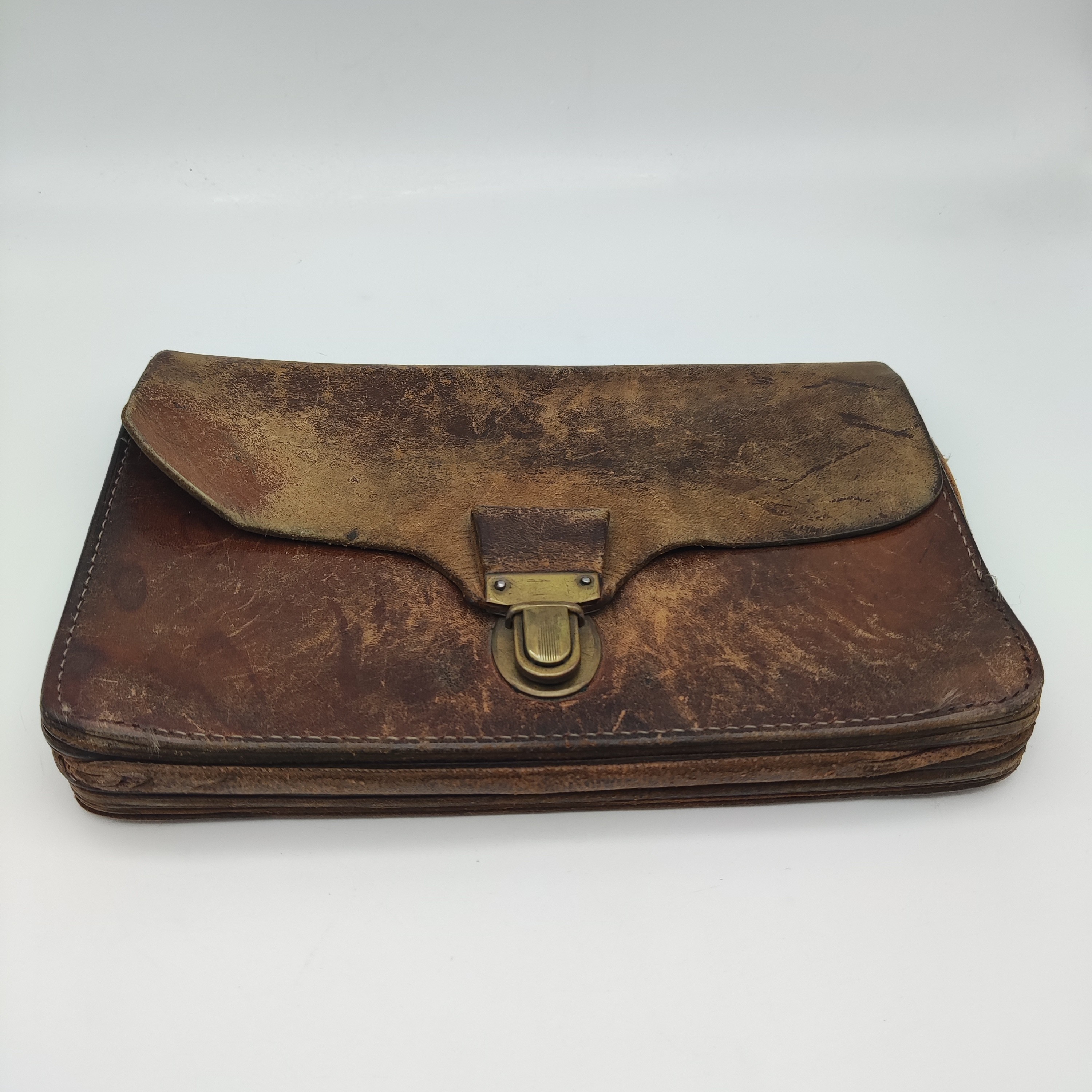 Acheter Pochette Facteur ancienne État correct - 11,00 € Pochette Facteur ancienne État correct reconditionné disponible sur Label Emmaüs