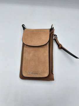 Pochette PARFOIS marron de seconde main Parfait état - 20,00 € Pochette PARFOIS marron de seconde main Parfait état N/A reconditionné disponible sur Claquettes Market