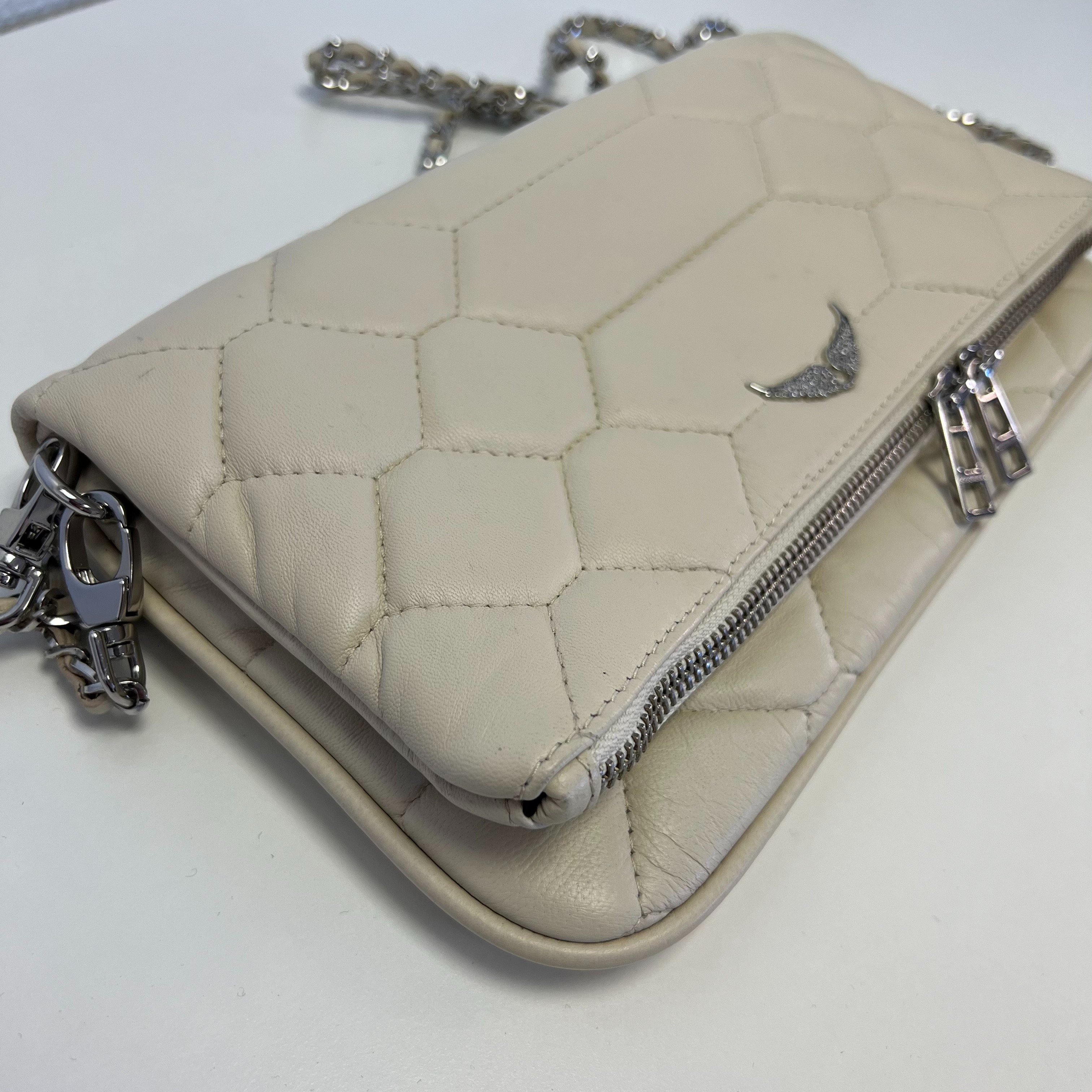 Voir photo 5 de Pochette Zadig & Voltaire Rock cuir blanc écru matelassé Pochette Zadig & Voltaire Rock cuir blanc écru matelassé Parfait état reconditionné photo 5