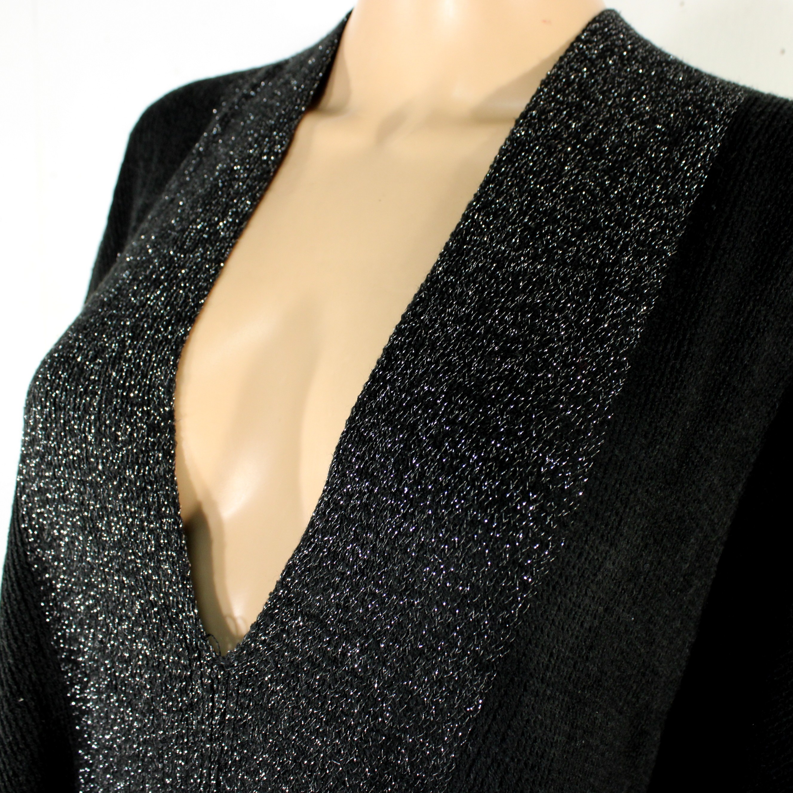 Voir photo 7 de Poncho Femme Noir & Argent Taille Estimée T. Unique Poncho Femme Noir & Argent Taille Estimée T. Unique Bon état reconditionné photo 7
