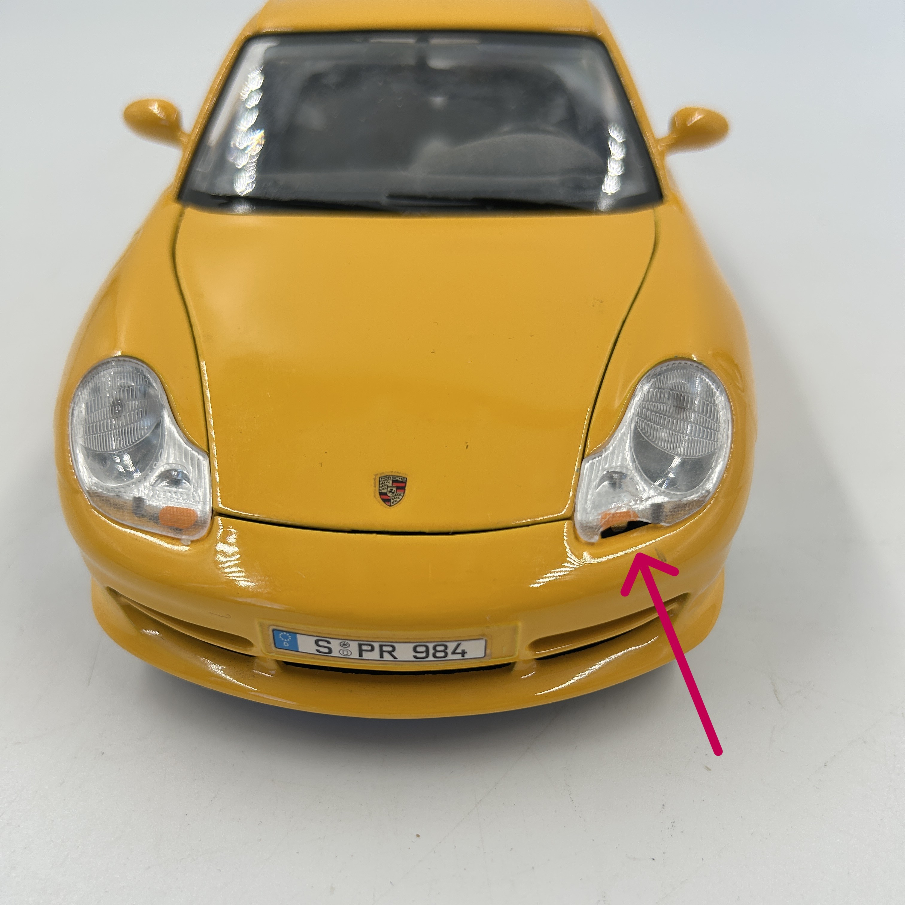 Voir photo 10 de Porsche Carrera 911 jaune Burago 1/18 Porsche Carrera 911 jaune Burago 1/18 Bon état reconditionné photo 10