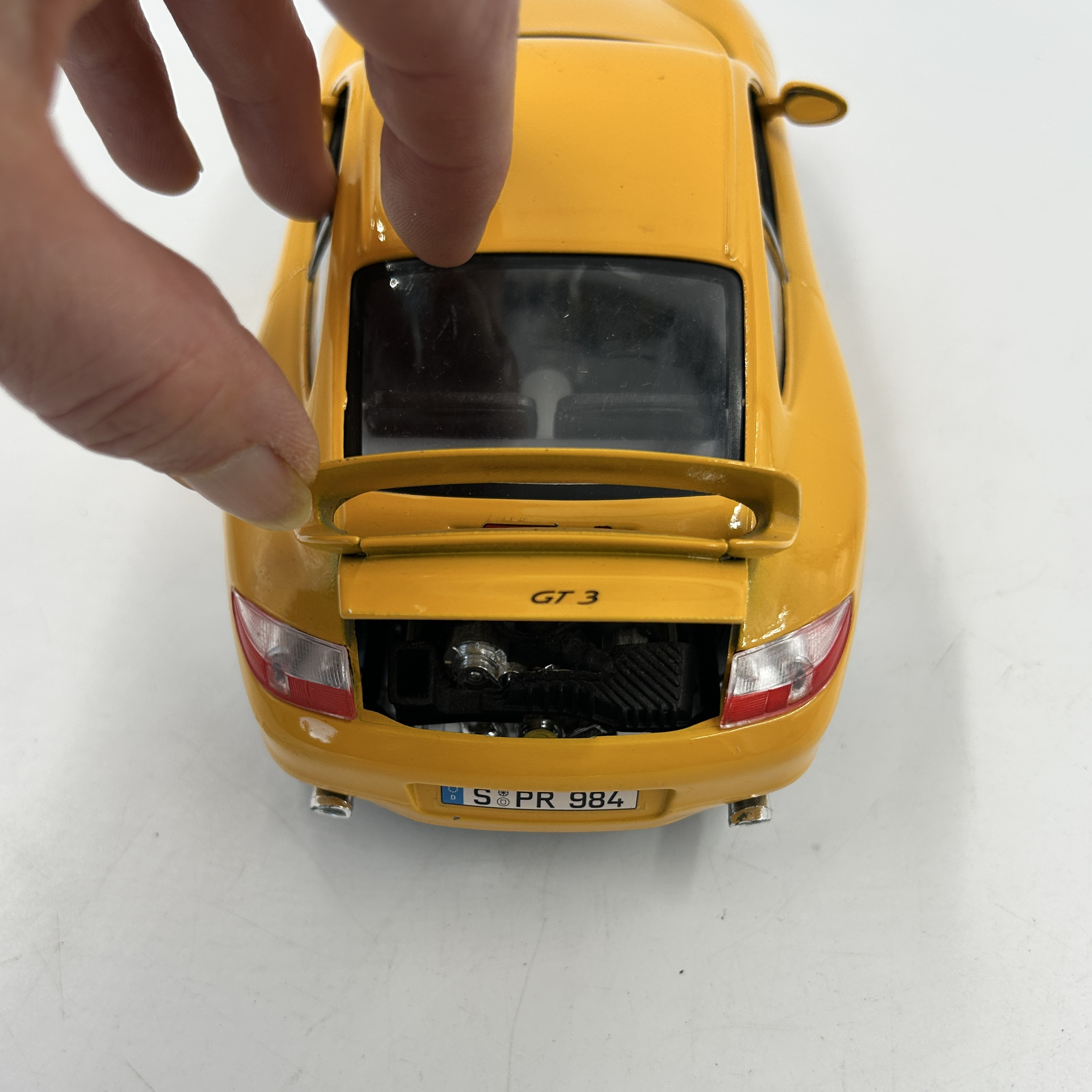 Voir photo 8 de Porsche Carrera 911 jaune Burago 1/18 Porsche Carrera 911 jaune Burago 1/18 Bon état reconditionné photo 8