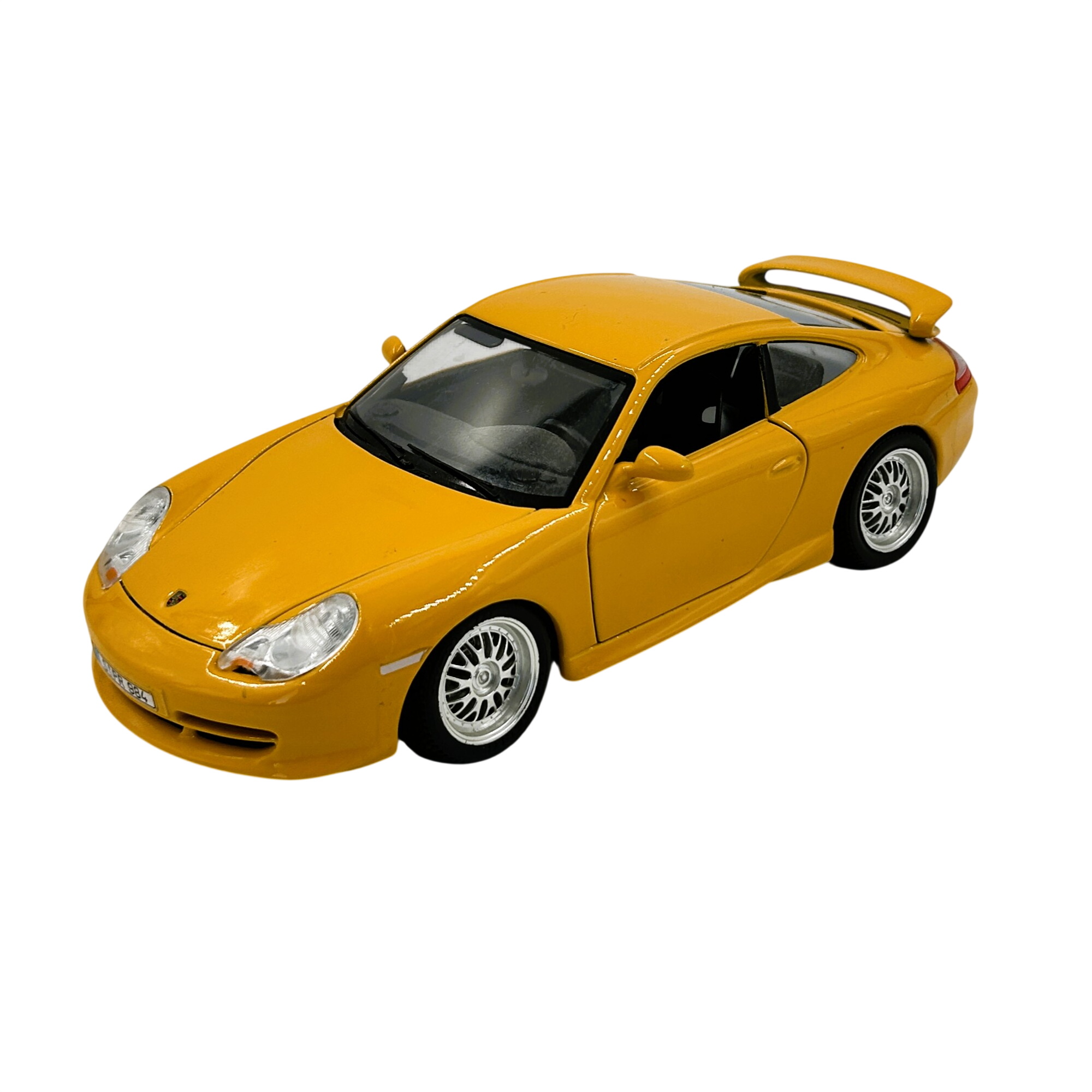 Acheter Porsche Carrera 911 jaune Burago 1/18 Bon état - 15,00 € Porsche Carrera 911 jaune Burago 1/18 Bon état reconditionné disponible sur Label Emmaüs