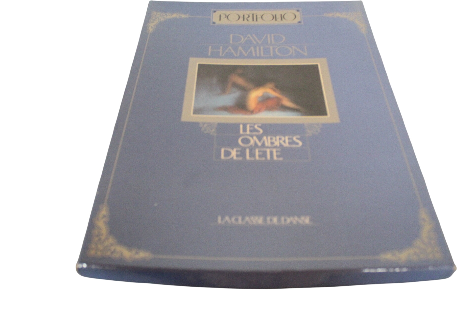 Acheter PORTE FOLIO DAVIS HAMILTON 1979 État correct - 70,00 € PORTE FOLIO DAVIS HAMILTON 1979 État correct reconditionné disponible sur Label Emmaüs